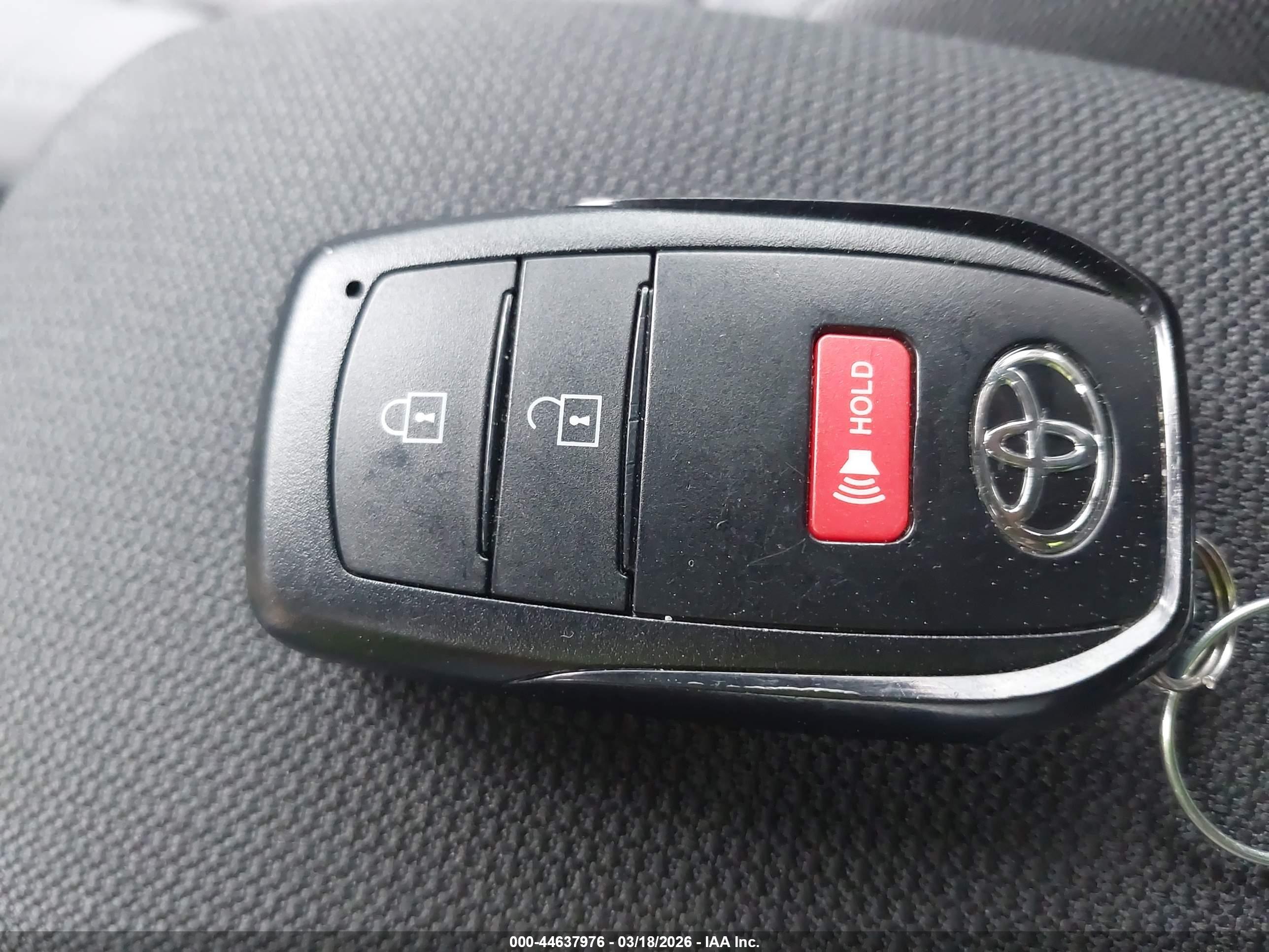 TOYOTA COROLLA image 11