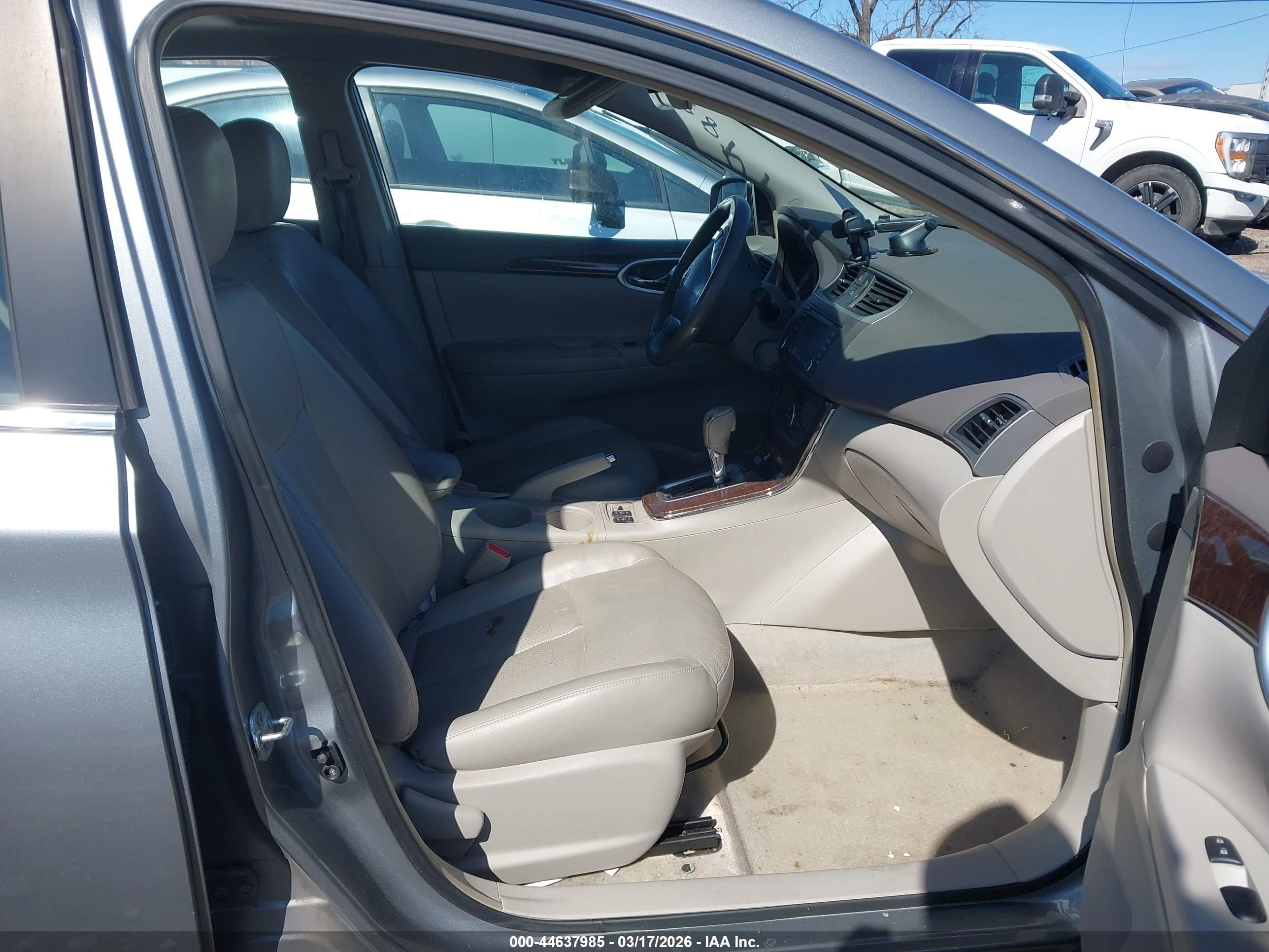 NISSAN SENTRA image 5