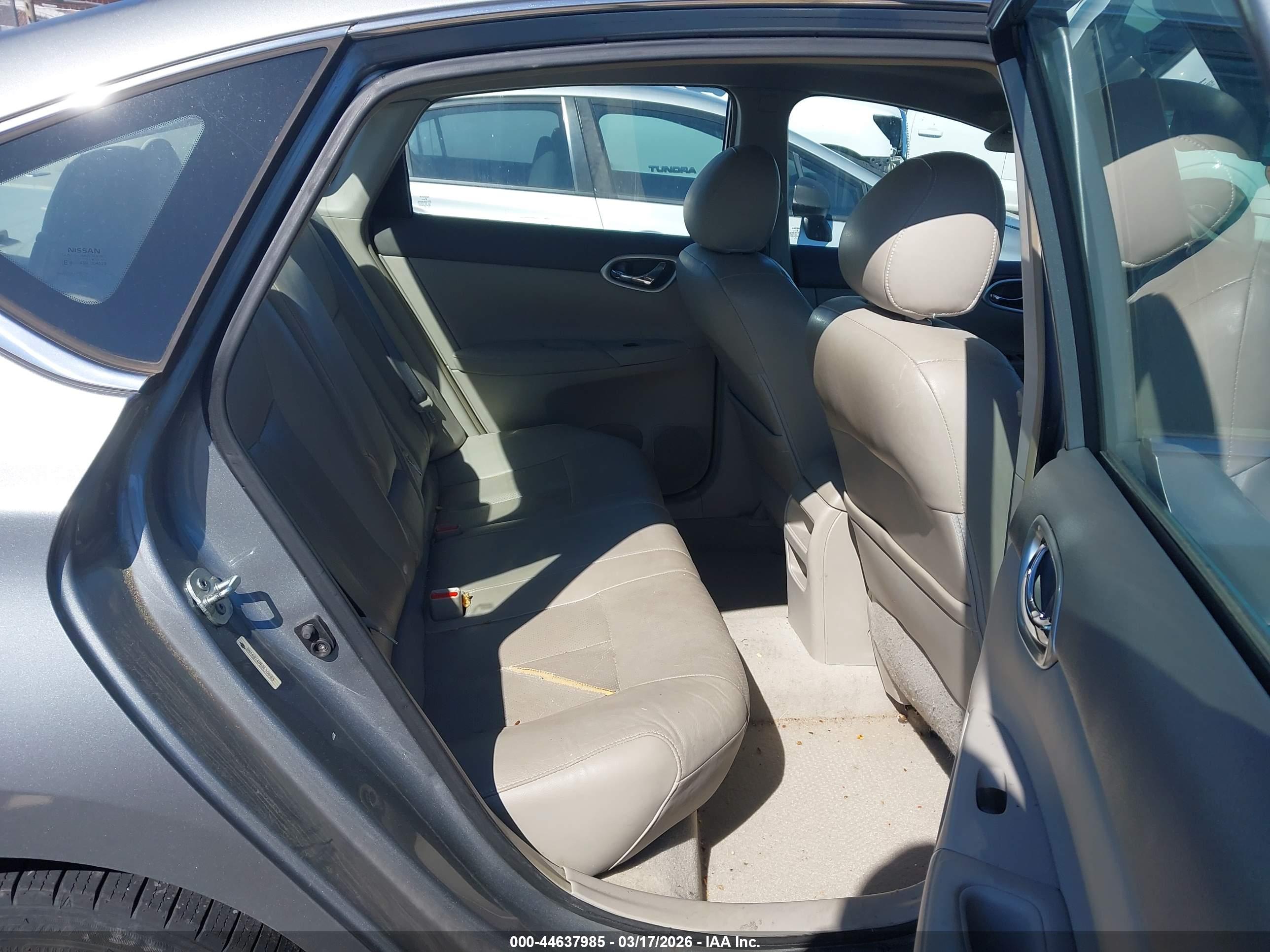 NISSAN SENTRA image 8