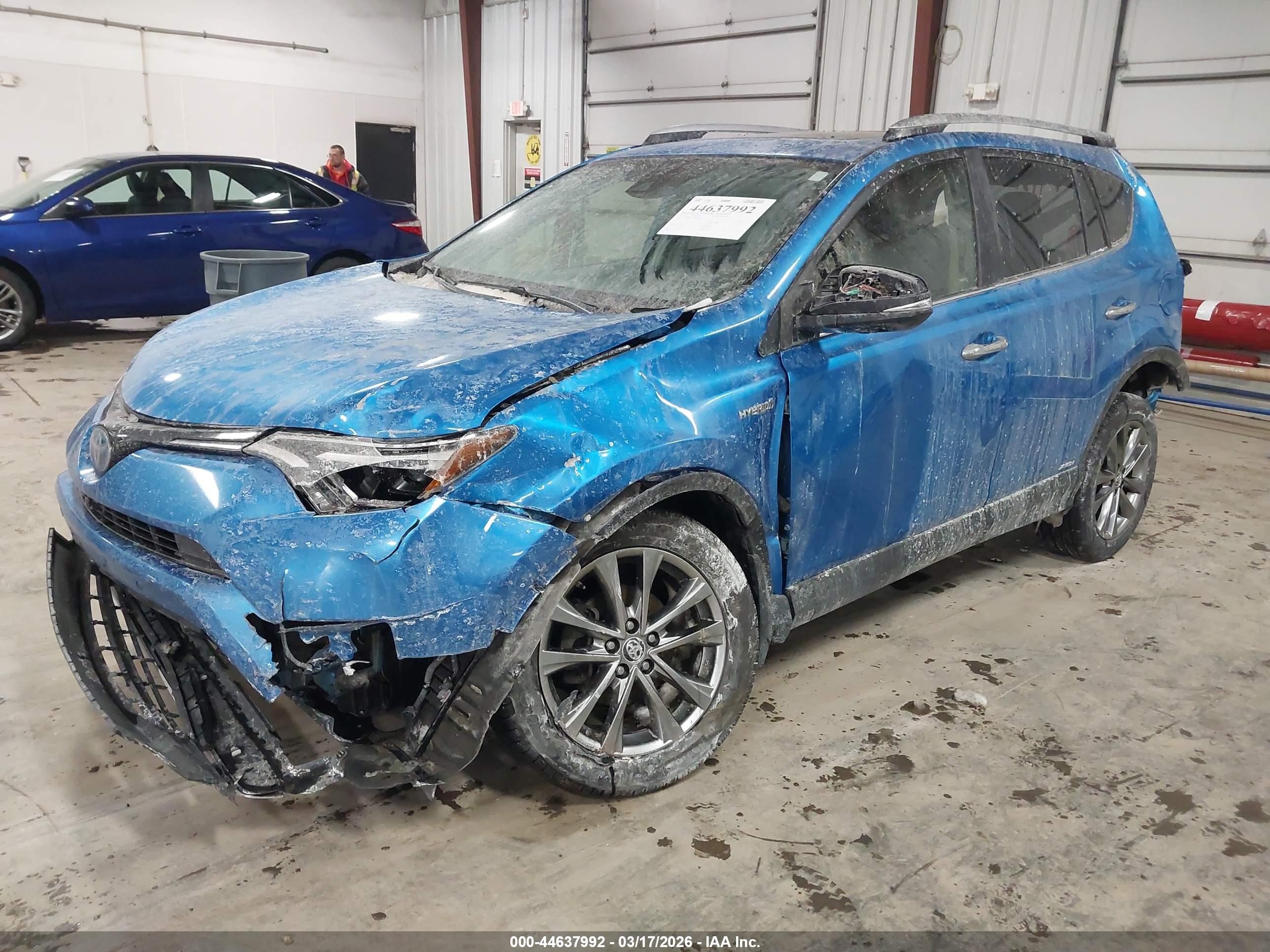 TOYOTA RAV4 image 2