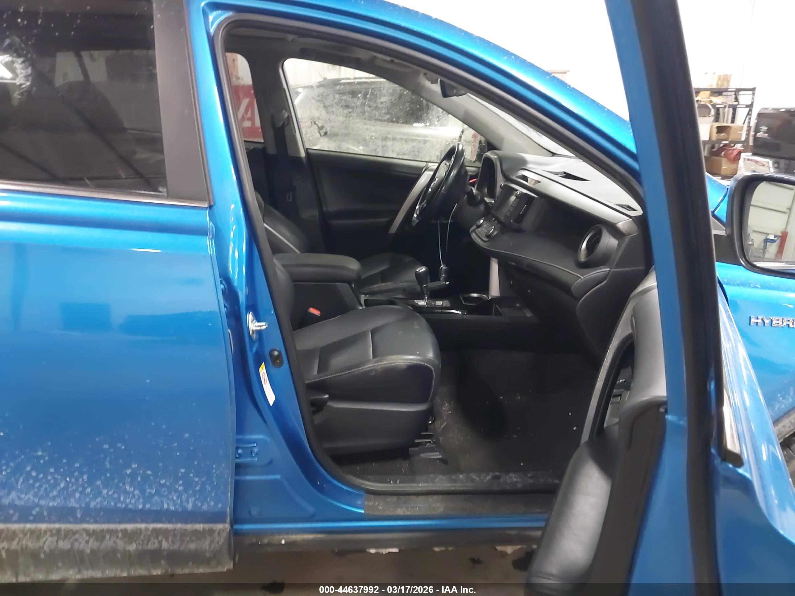 TOYOTA RAV4 image 5