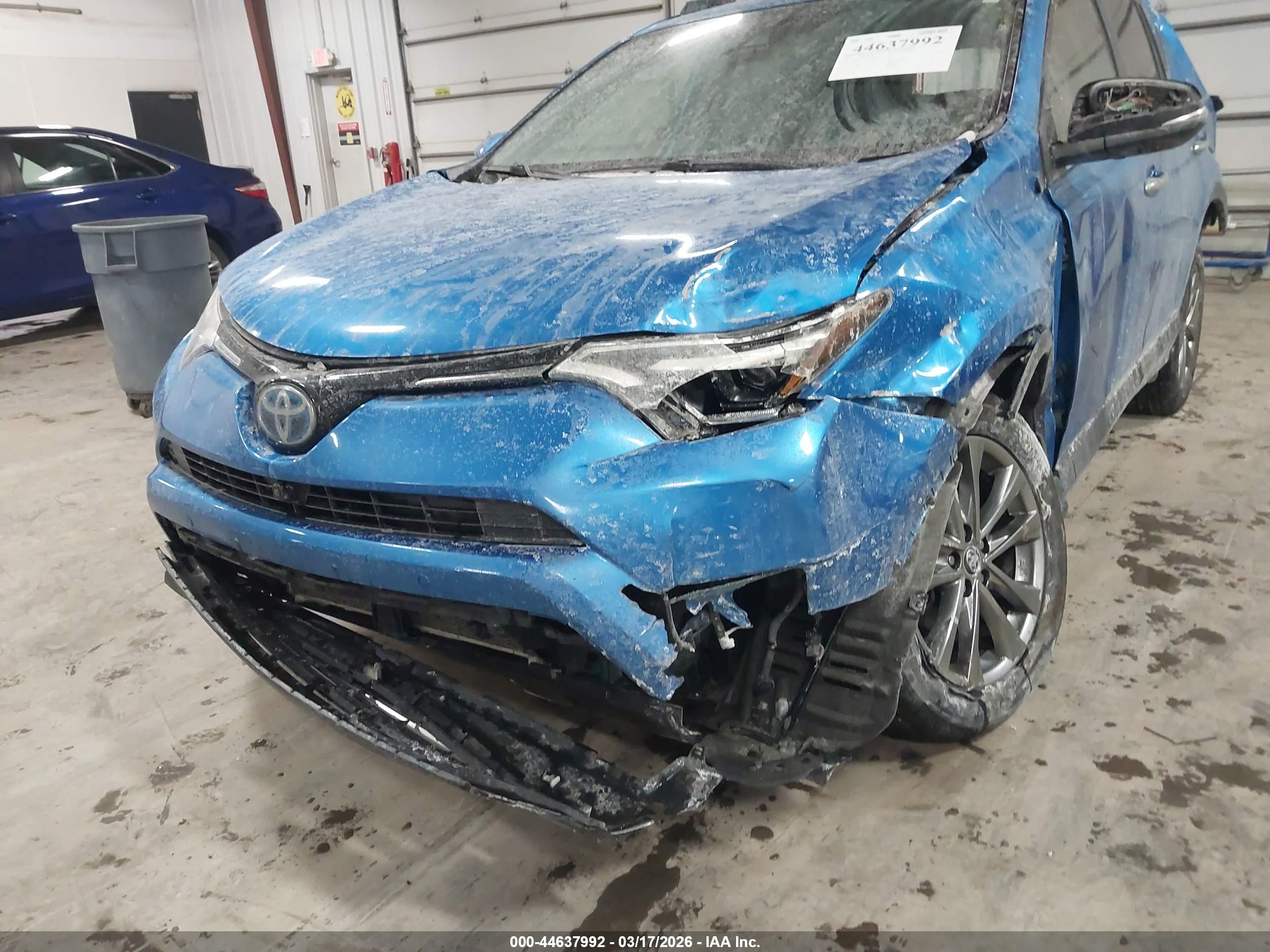 TOYOTA RAV4 image 6