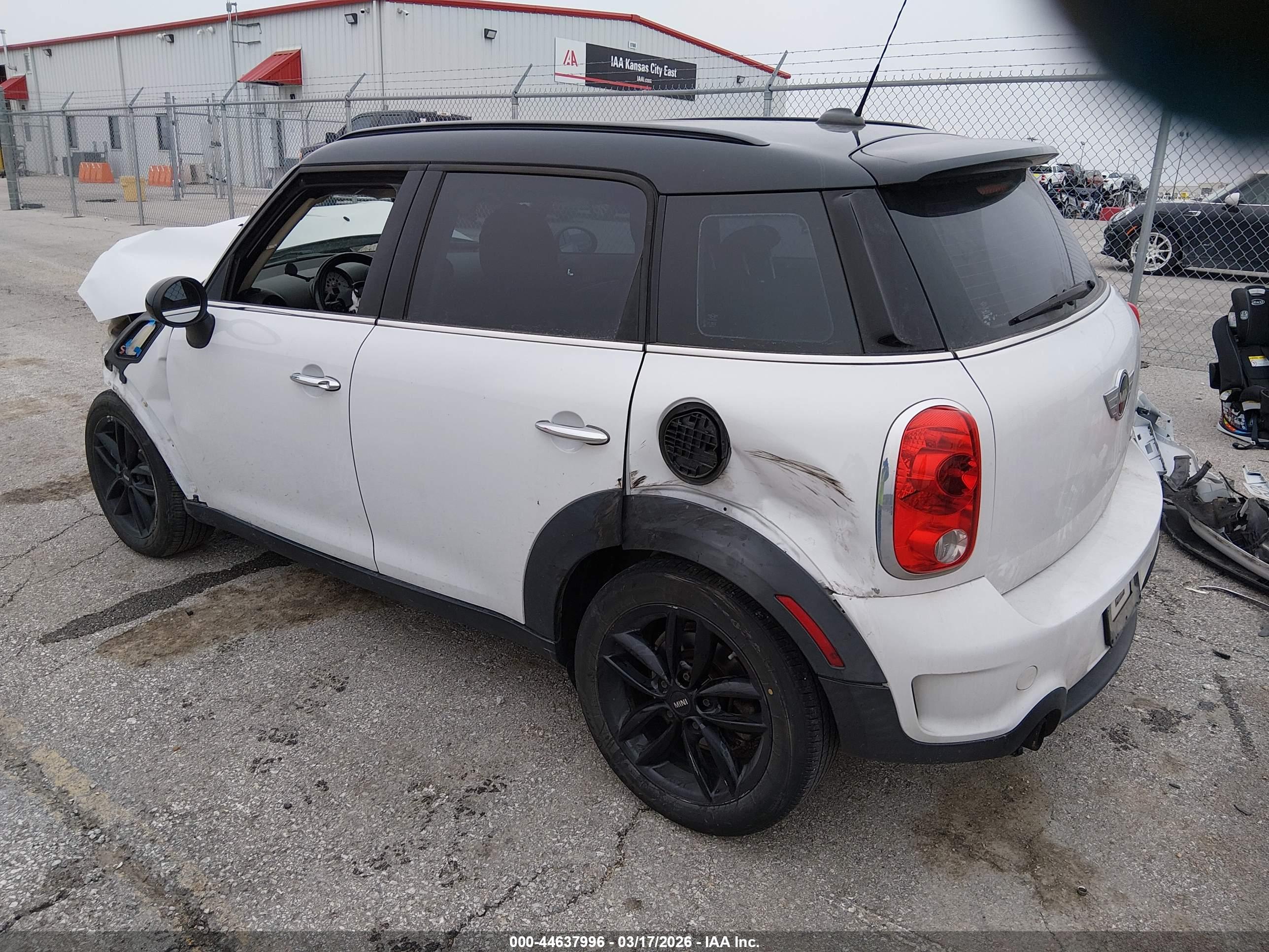 MINI COUNTRYMAN image 3
