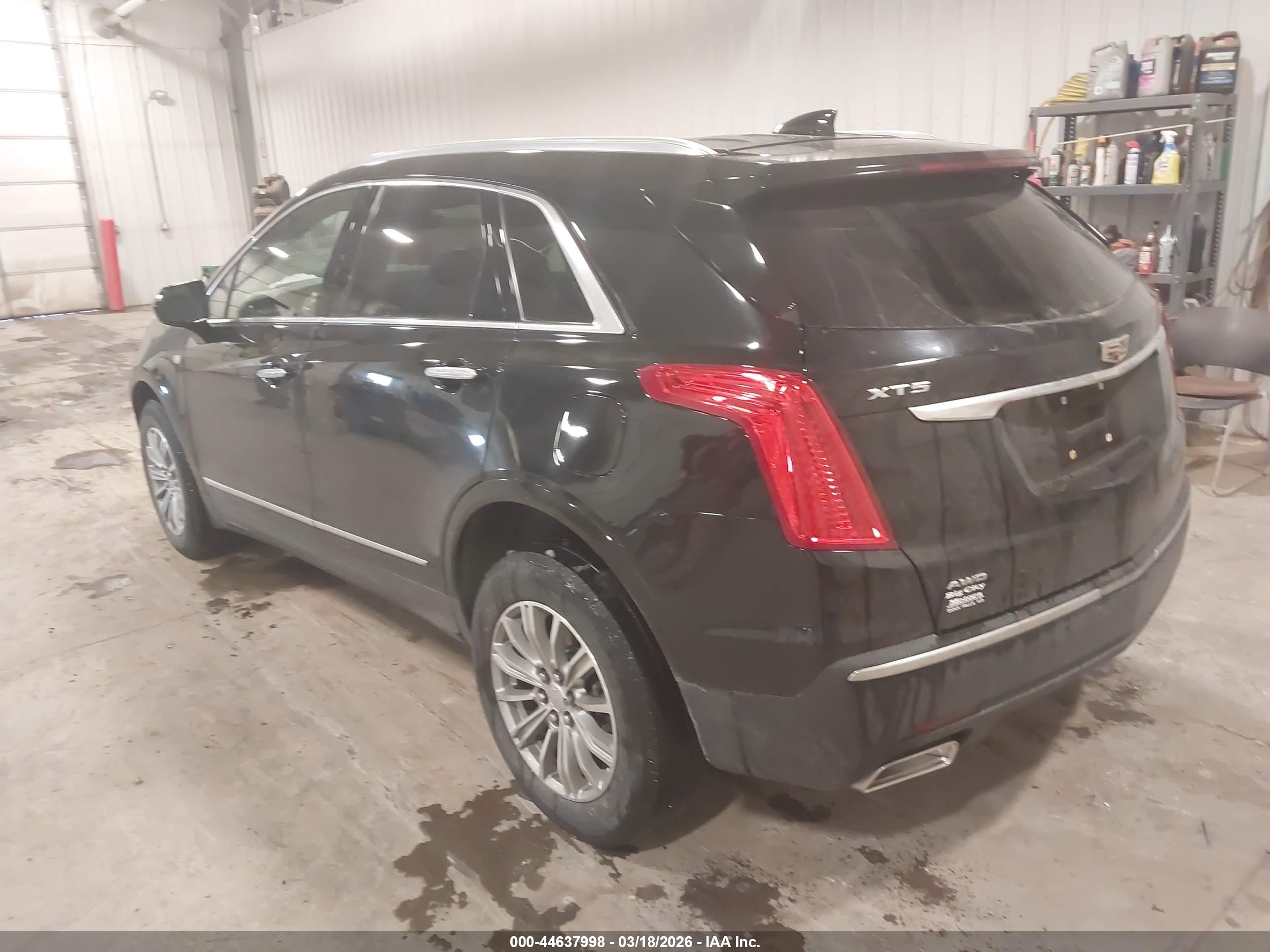 CADILLAC XT5 image 3