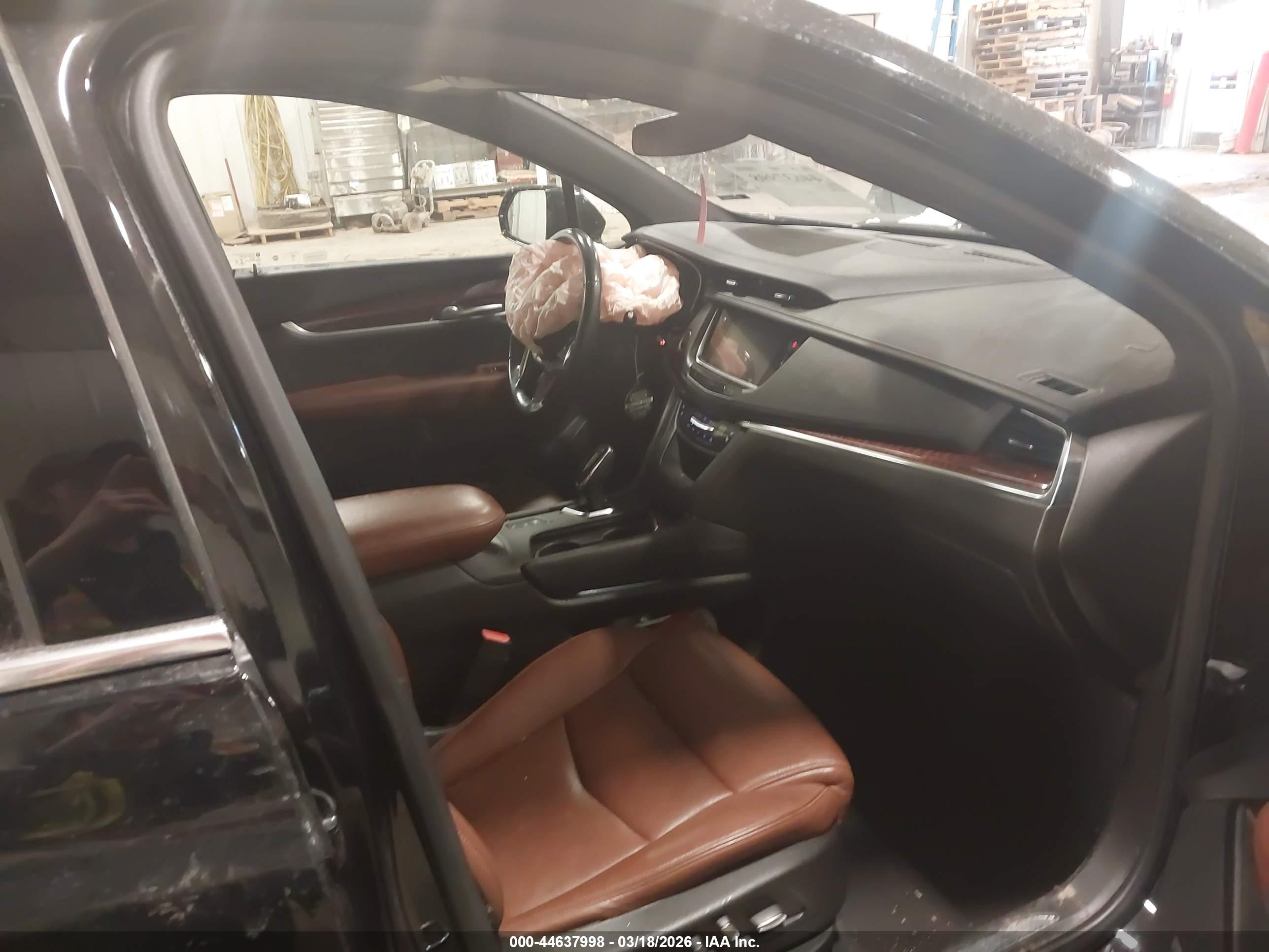 CADILLAC XT5 image 5