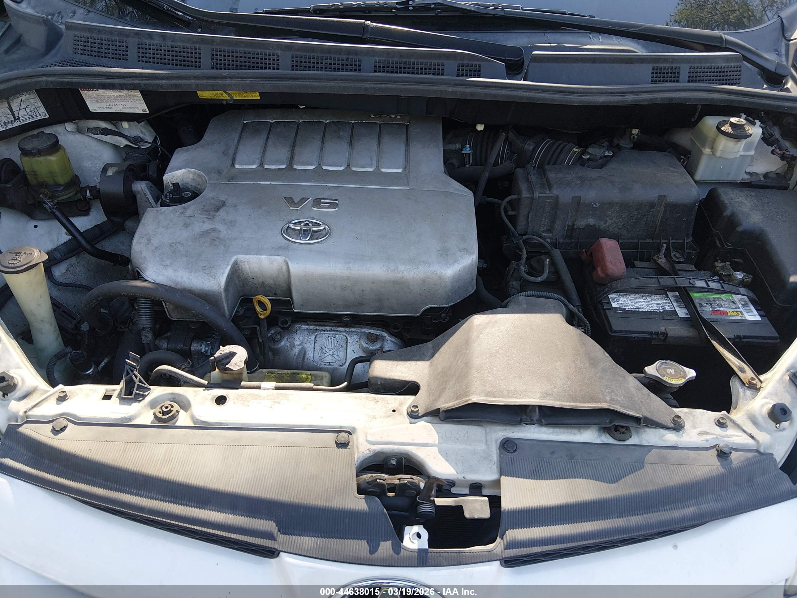 TOYOTA SIENNA image 10