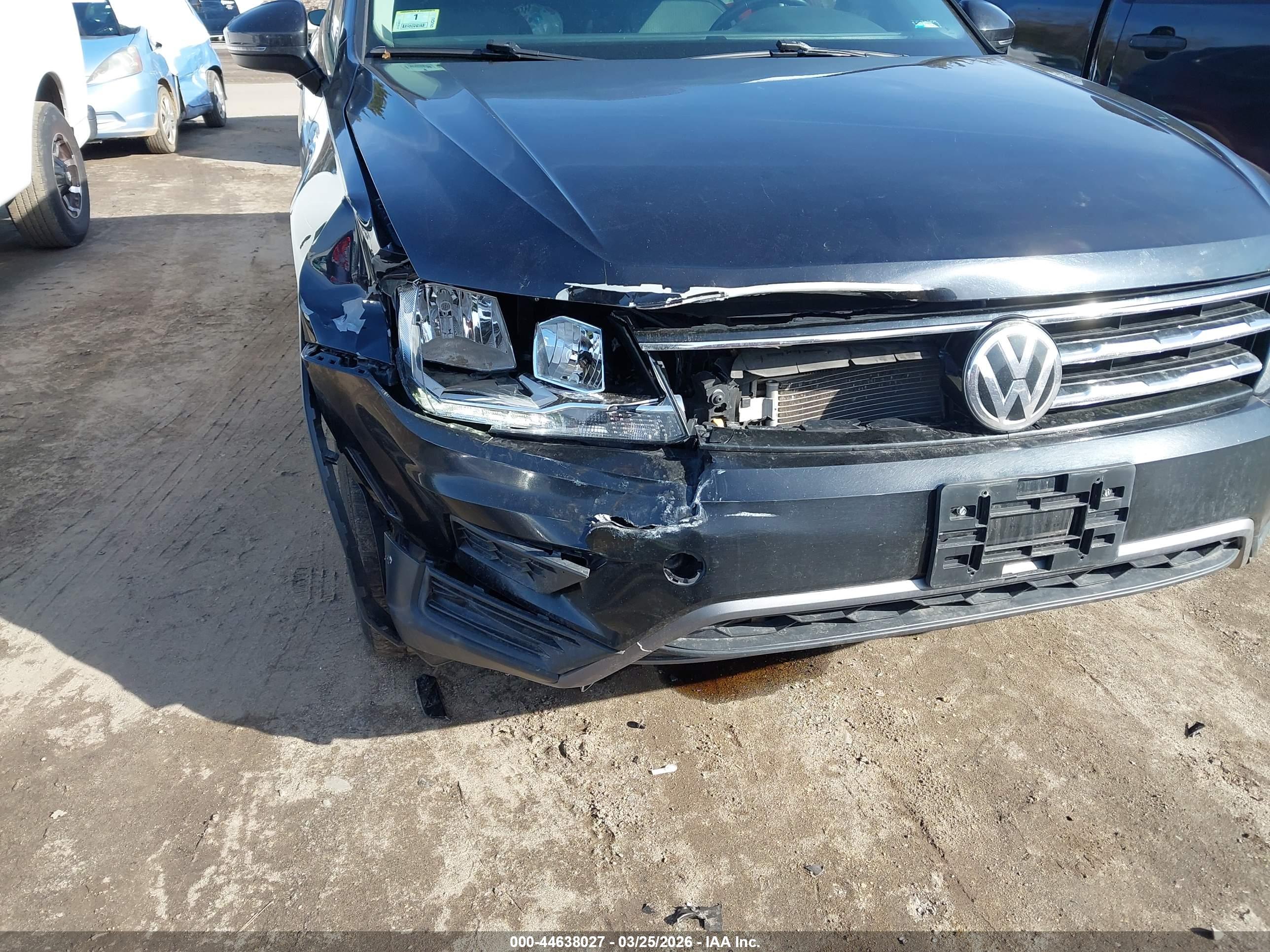 VOLKSWAGEN TIGUAN image 6