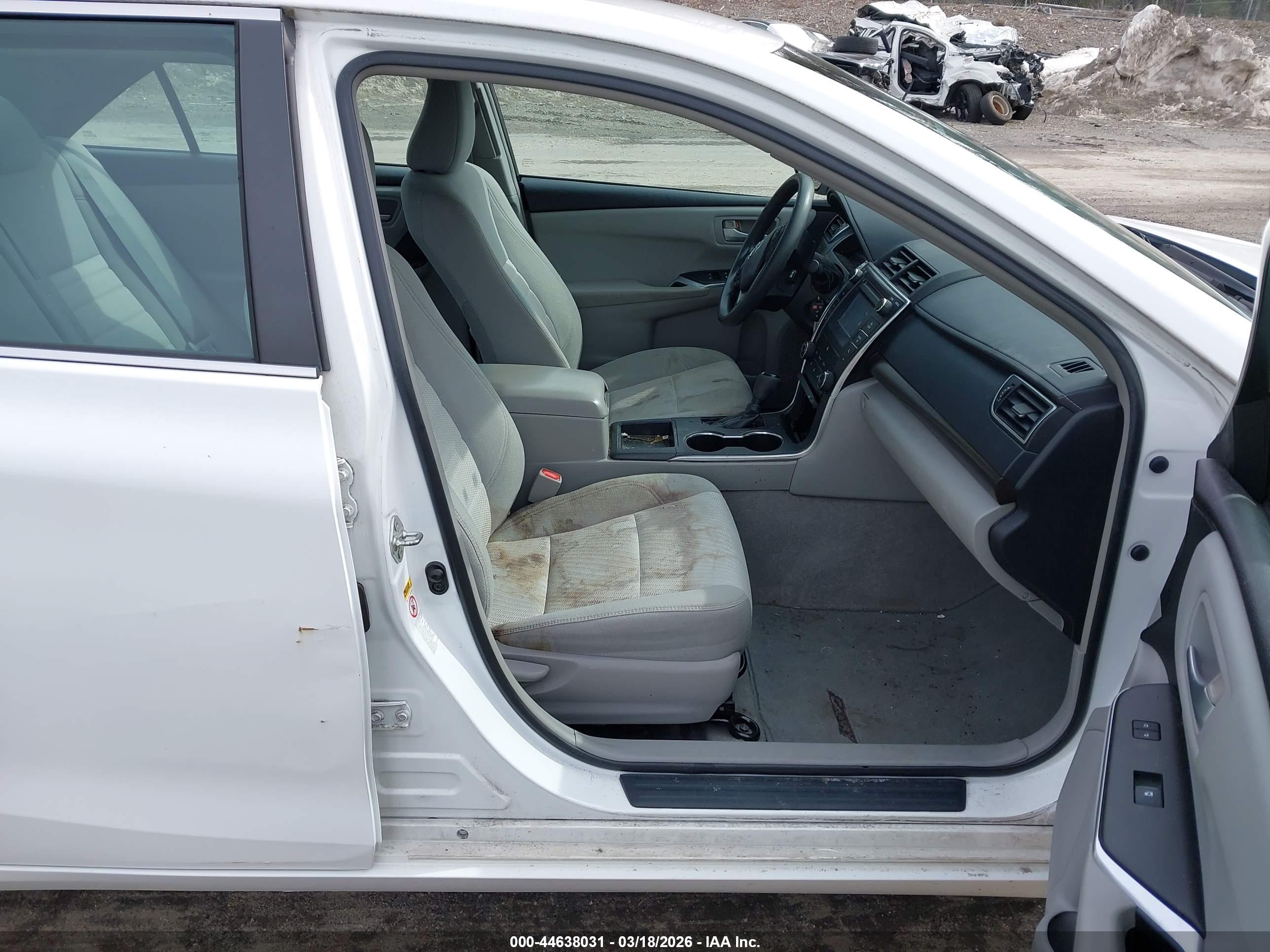 TOYOTA CAMRY image 5