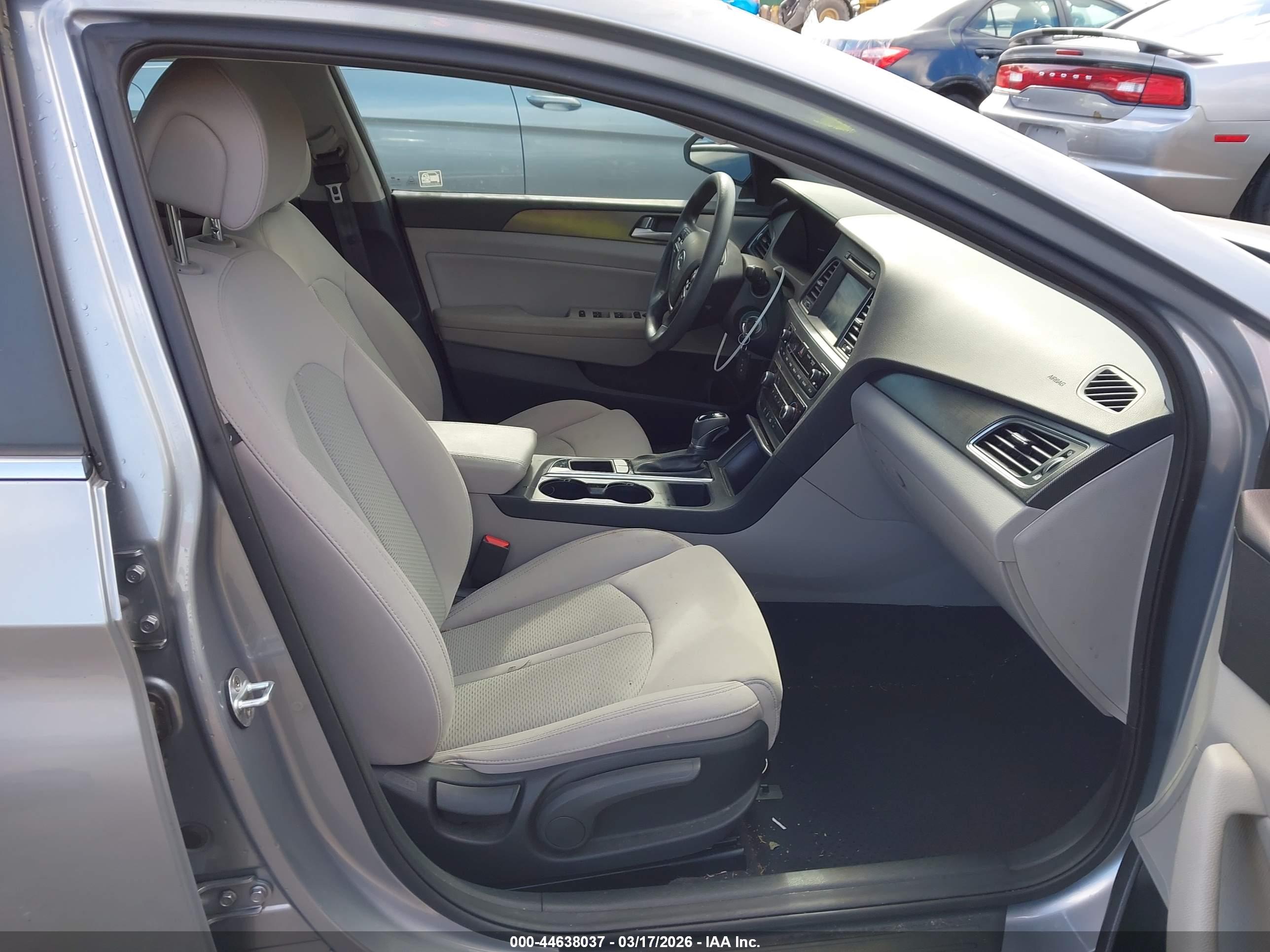 HYUNDAI SONATA image 5