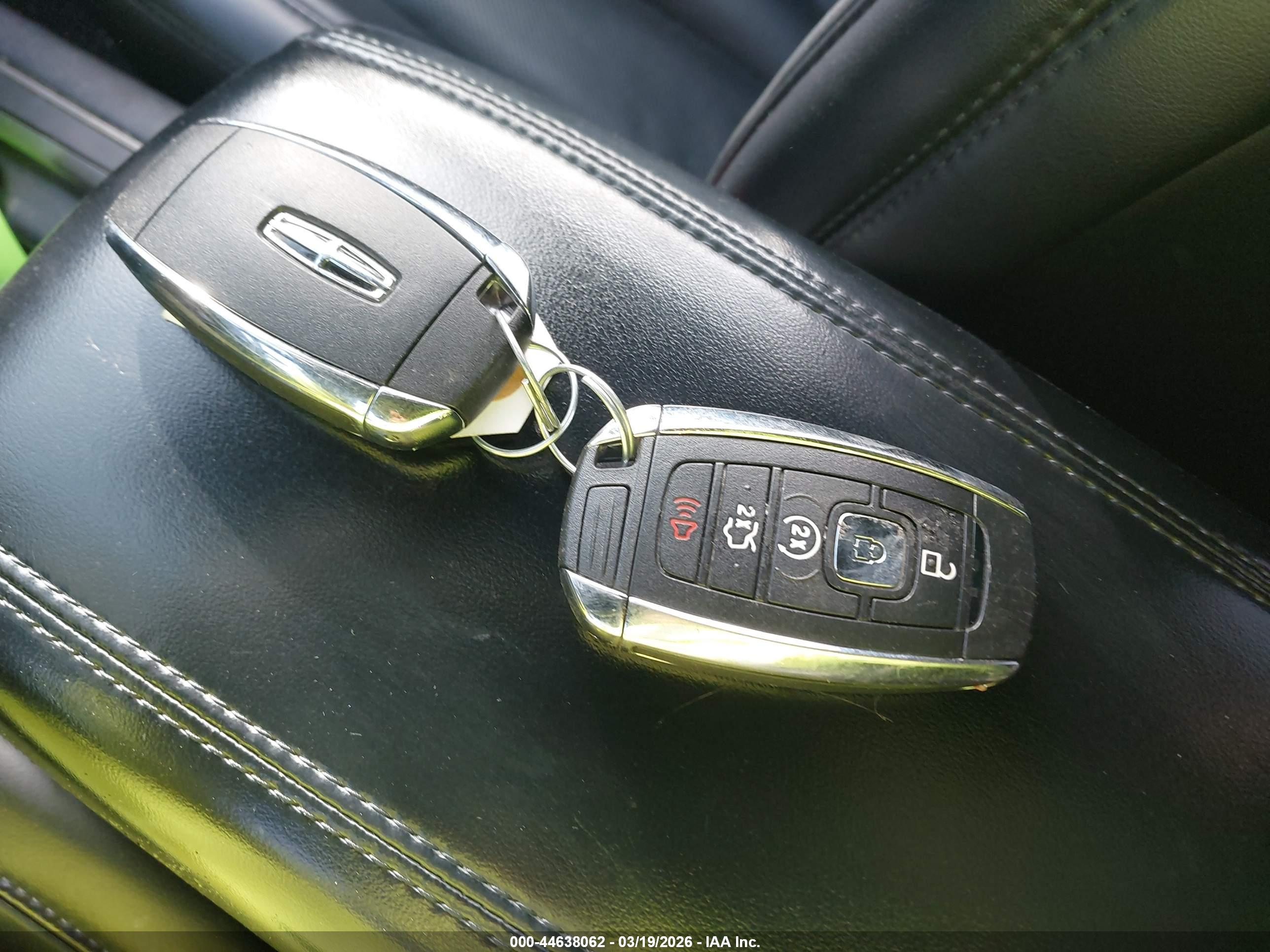LINCOLN MKC image 11