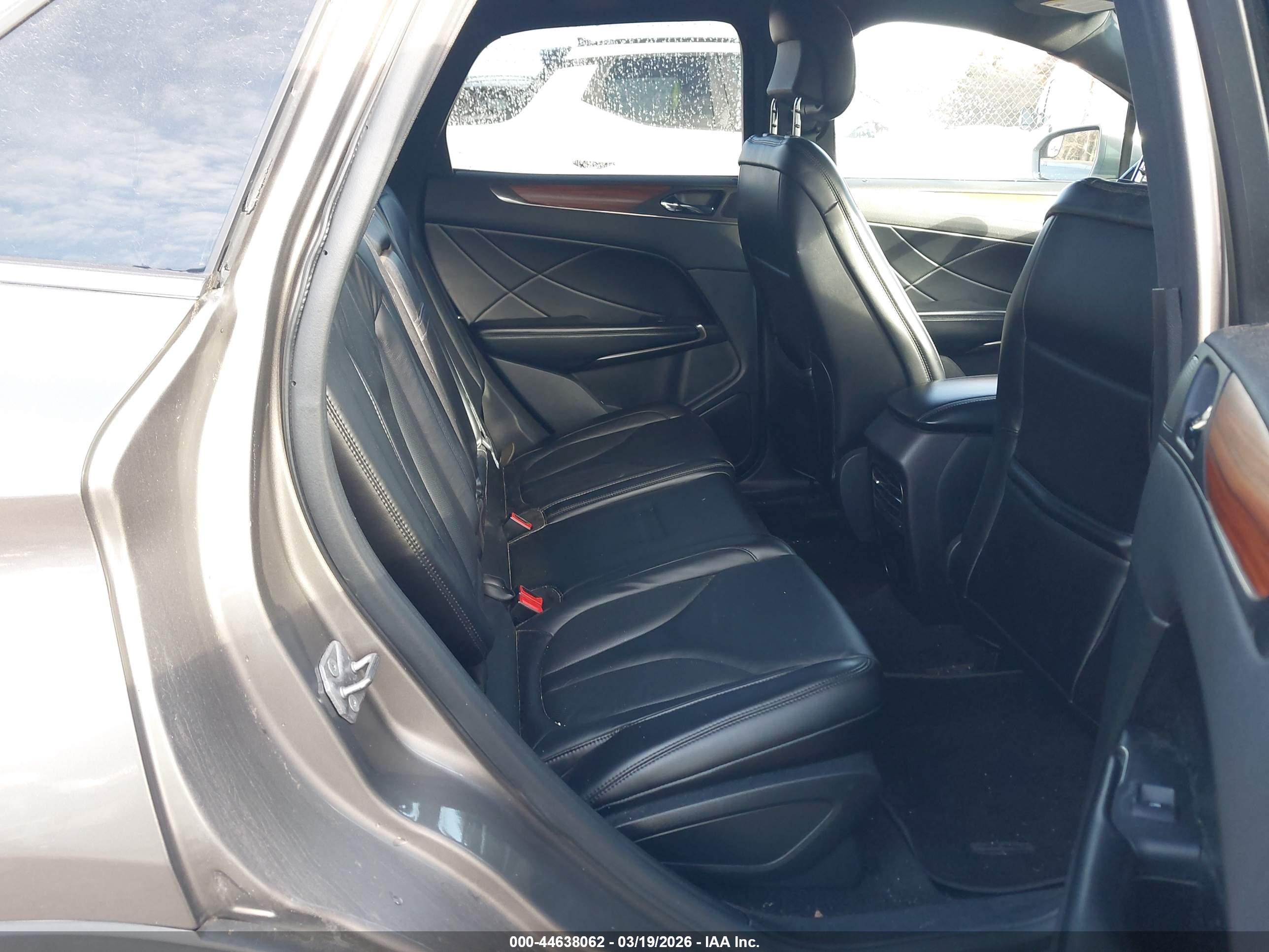 LINCOLN MKC image 8