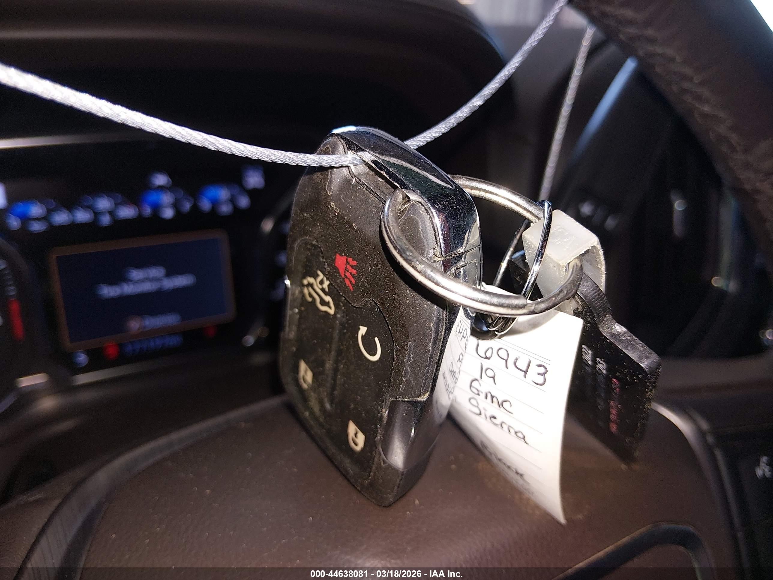 GMC SIERRA image 11