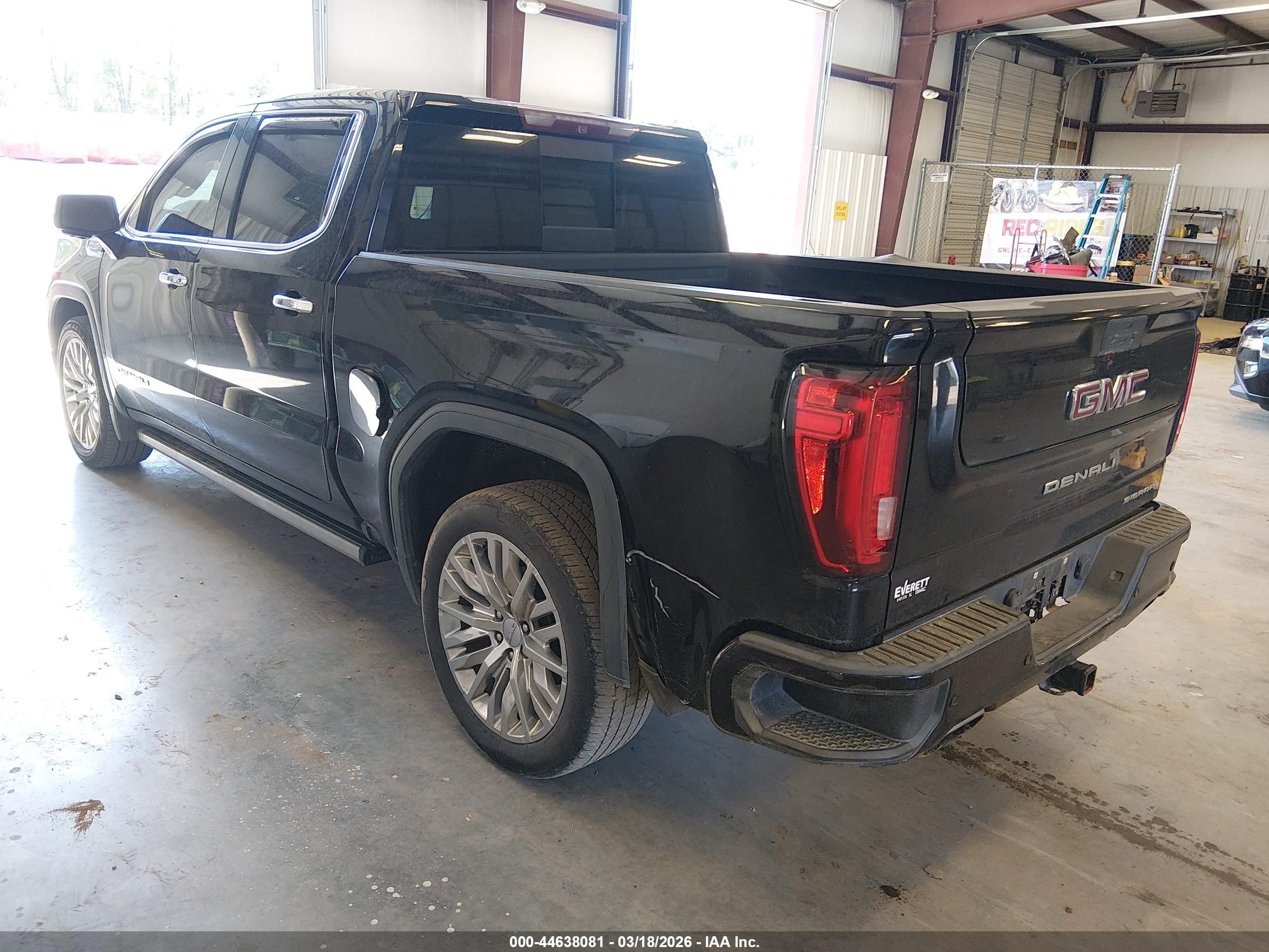 GMC SIERRA image 3