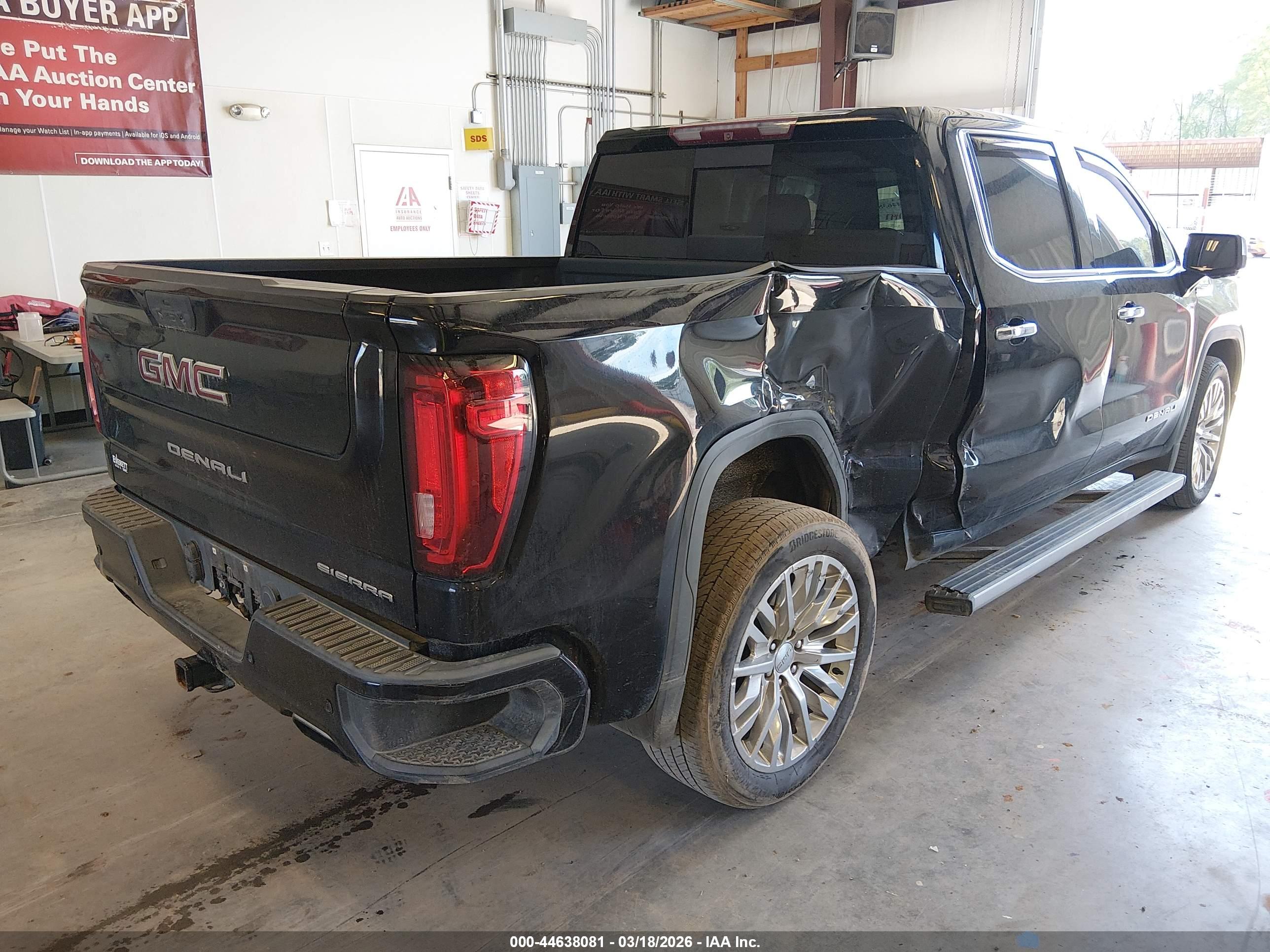 GMC SIERRA image 4