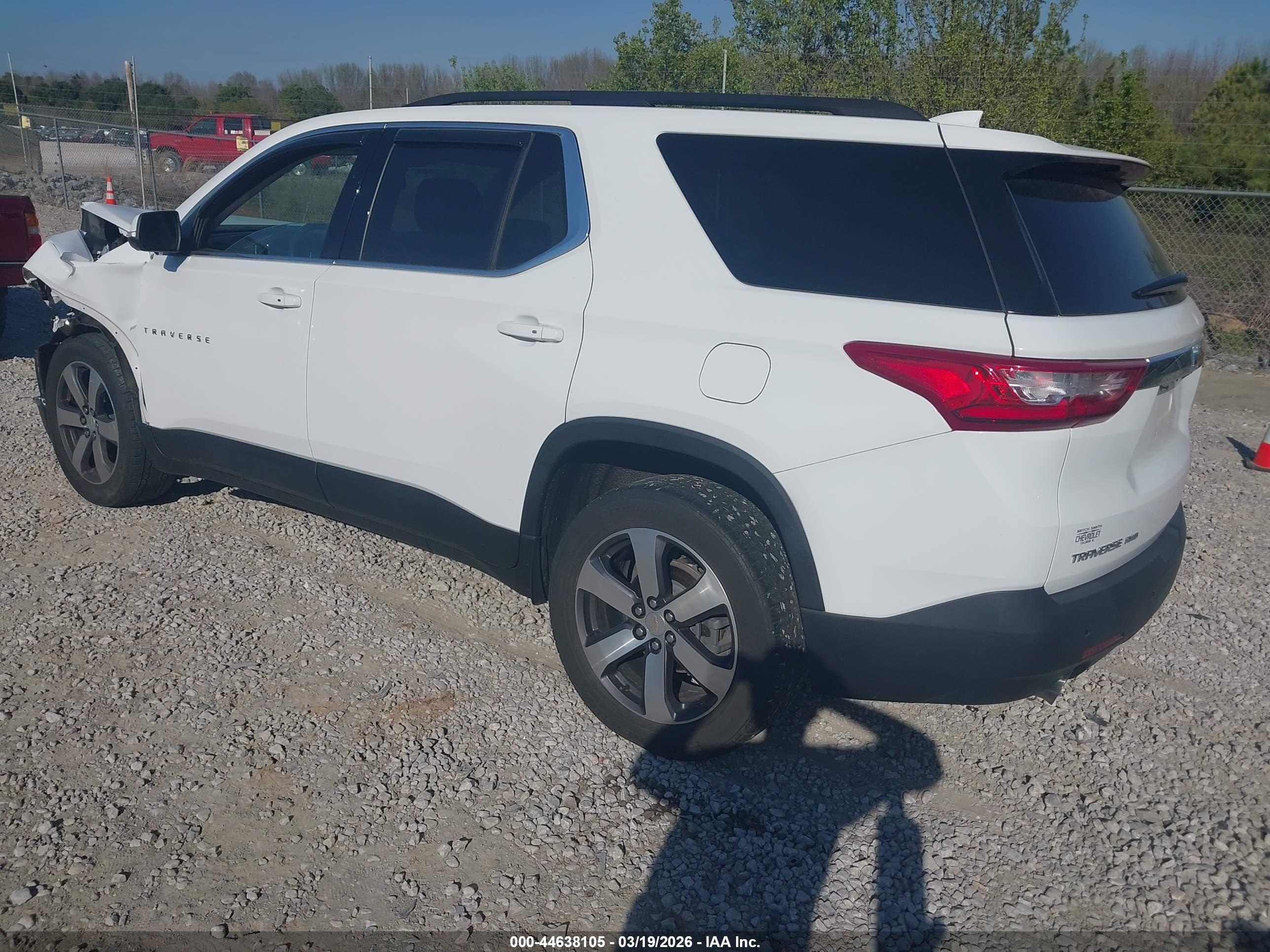CHEVROLET TRAVERSE image 3