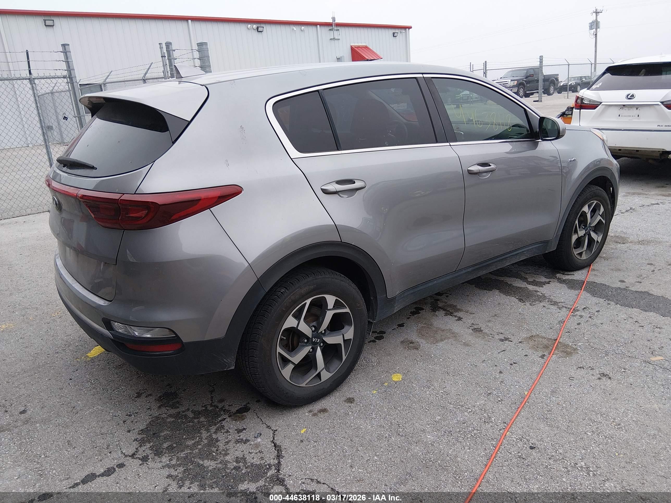 KIA SPORTAGE image 4