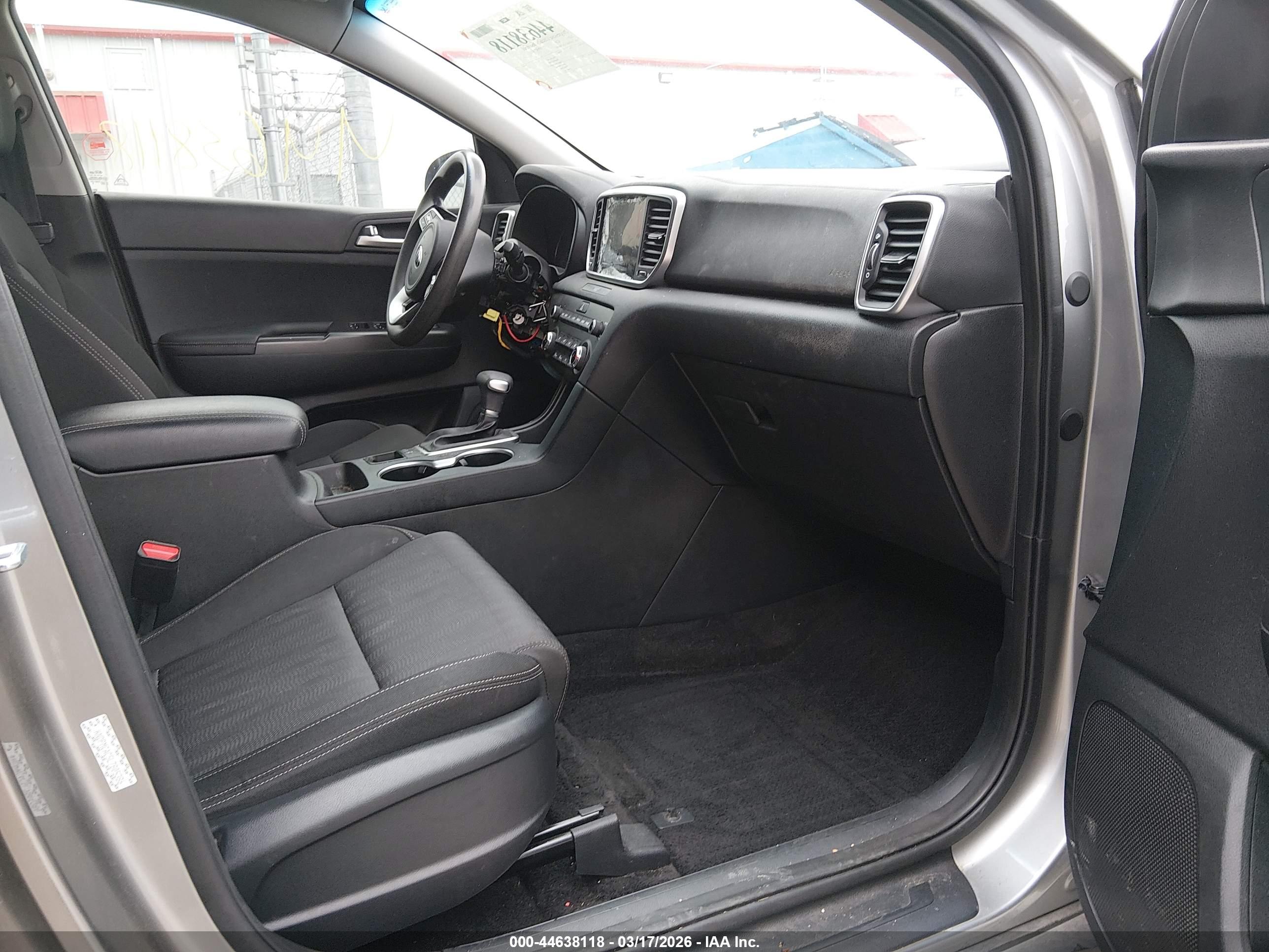KIA SPORTAGE image 5