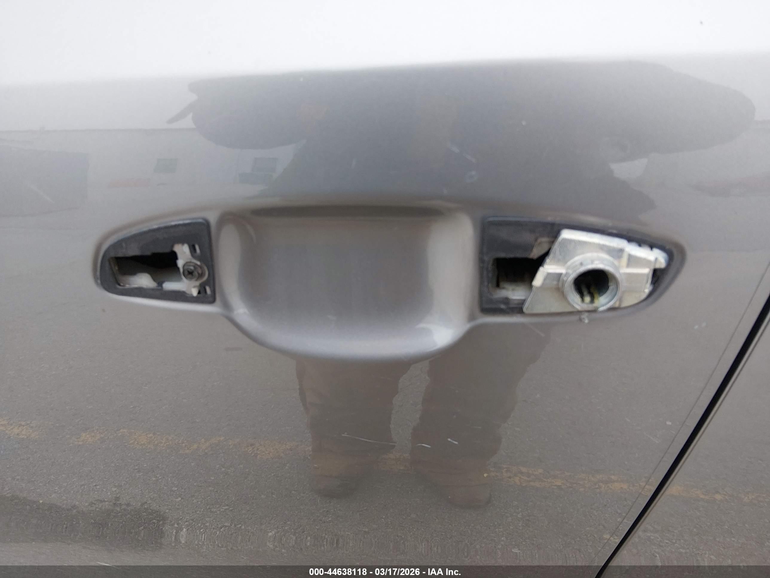 KIA SPORTAGE image 6