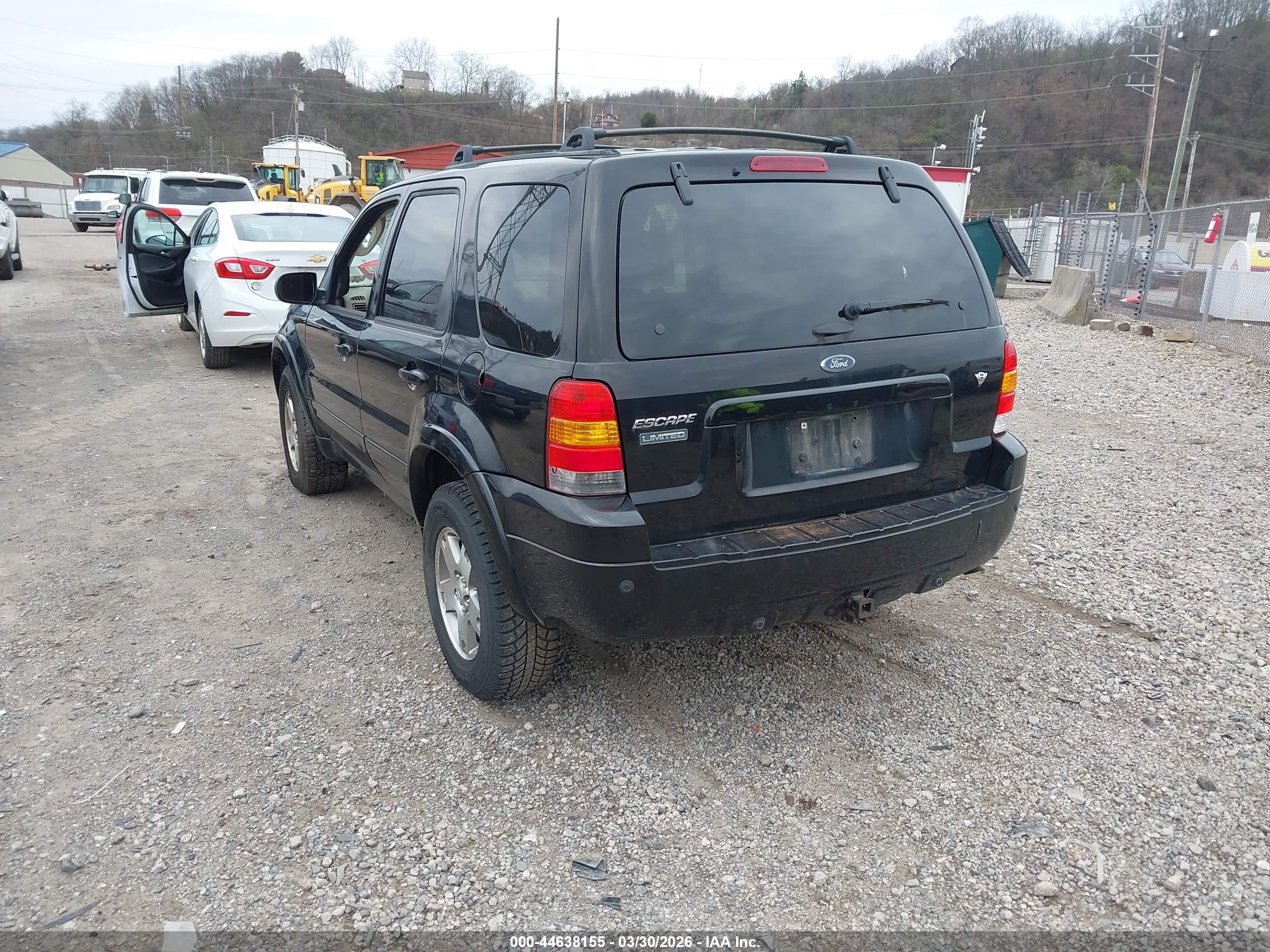 FORD ESCAPE image 3