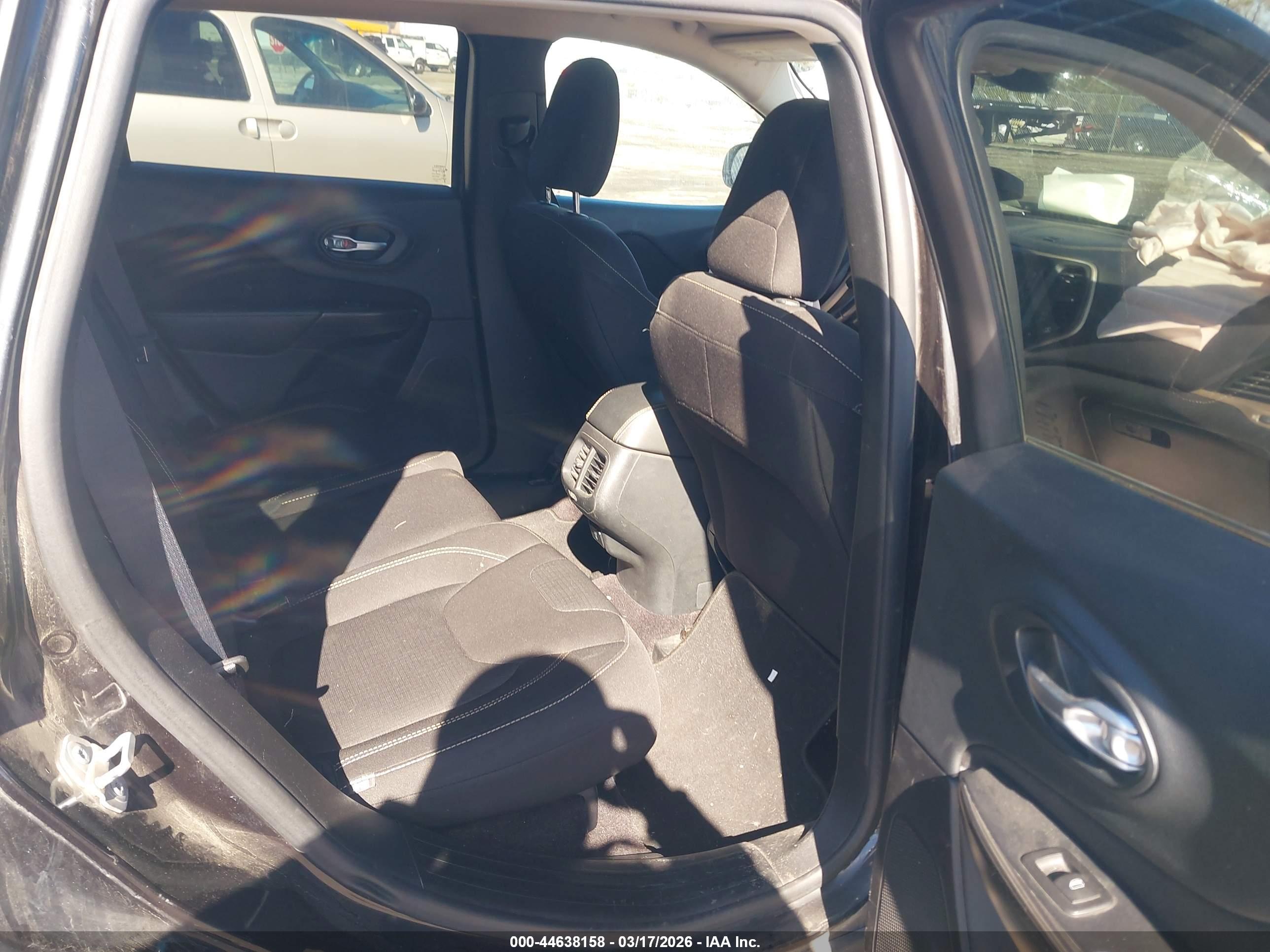 JEEP CHEROKEE image 8