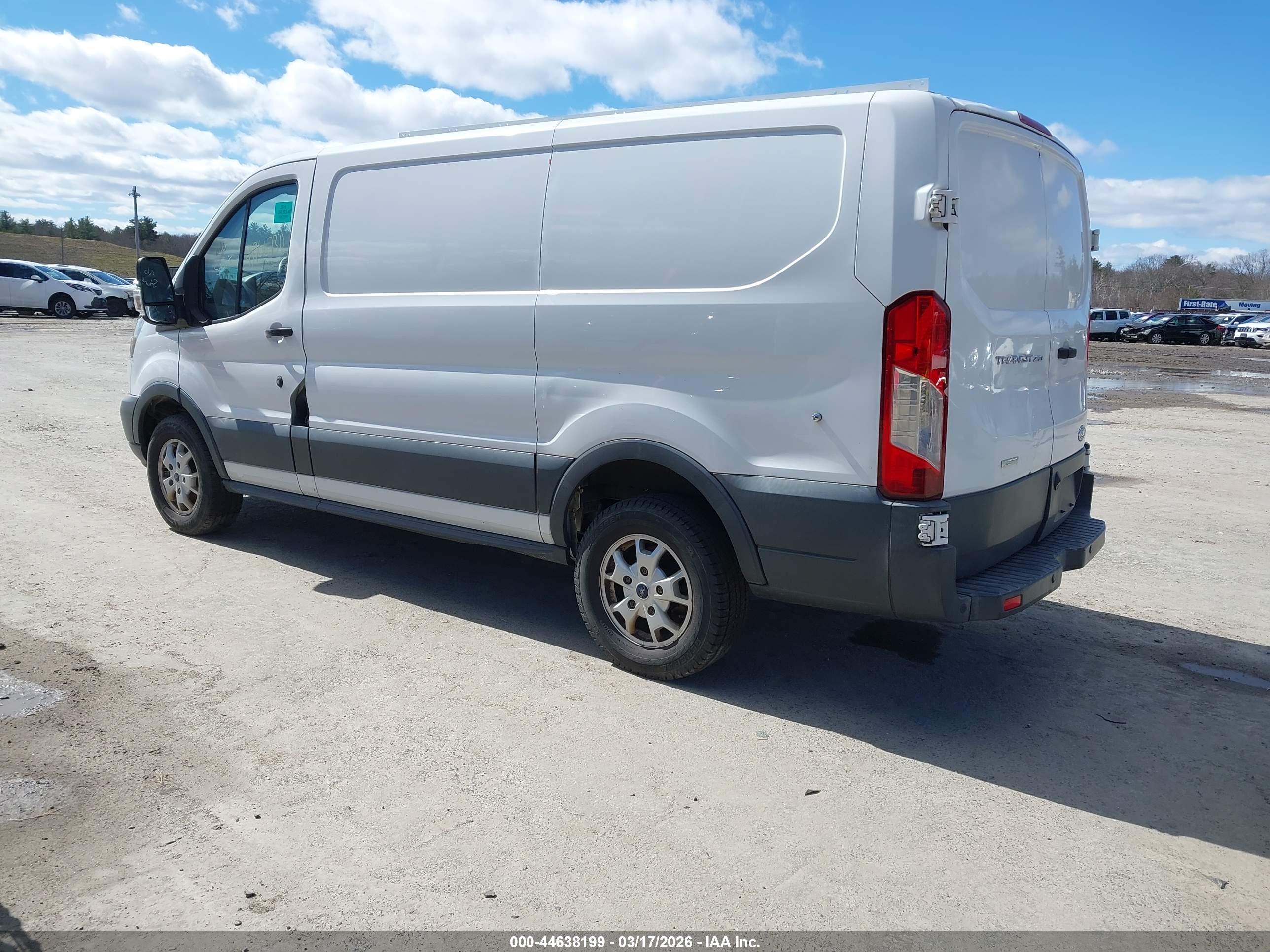 FORD TRANSIT-250 image 3