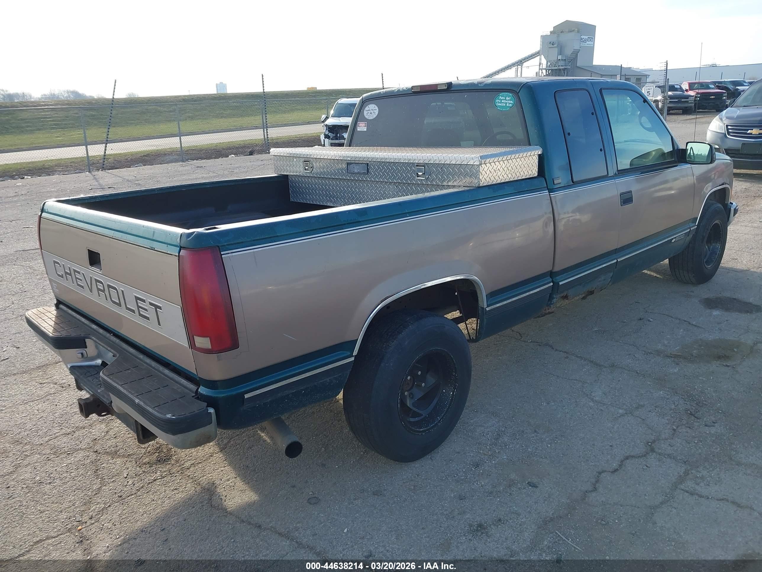 CHEVROLET GMT-400 image 4