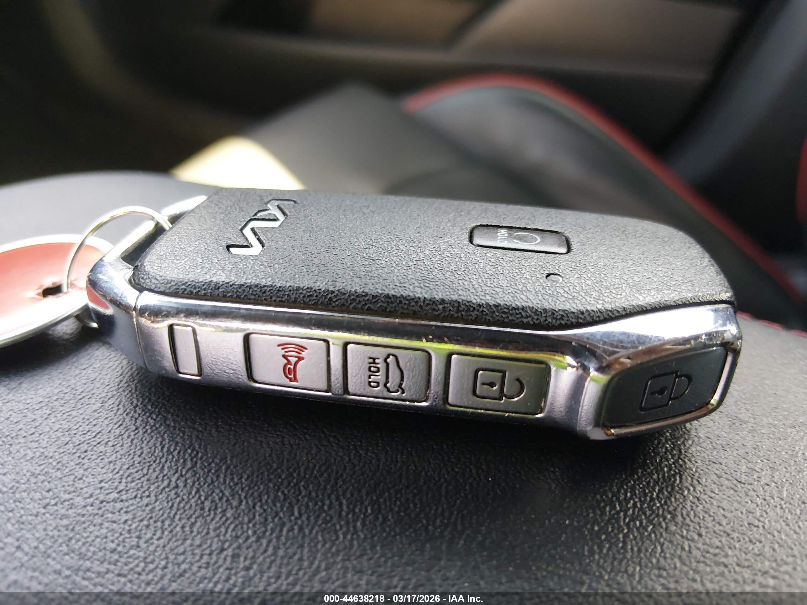 KIA K5 image 11