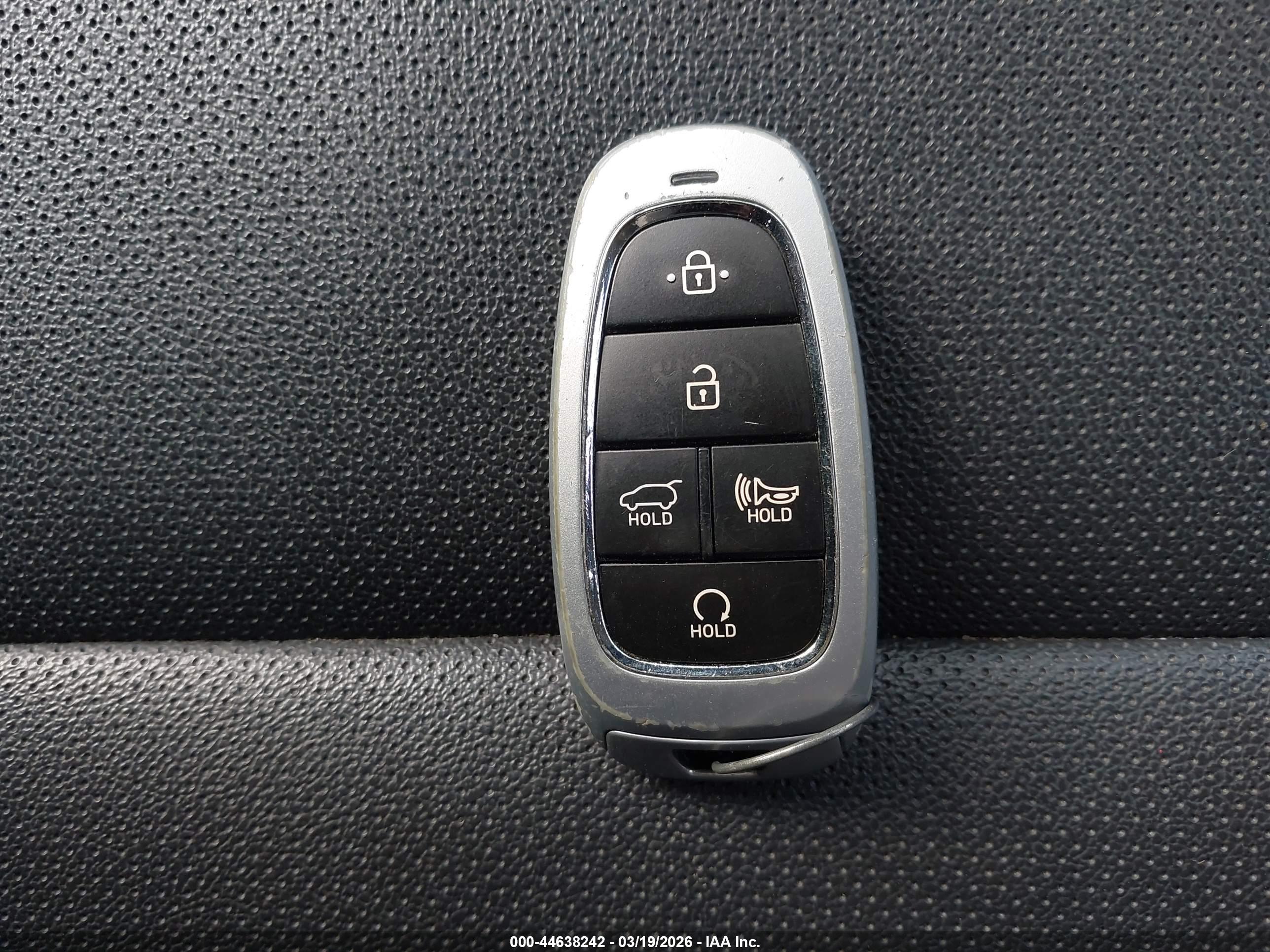 HYUNDAI TUCSON image 11