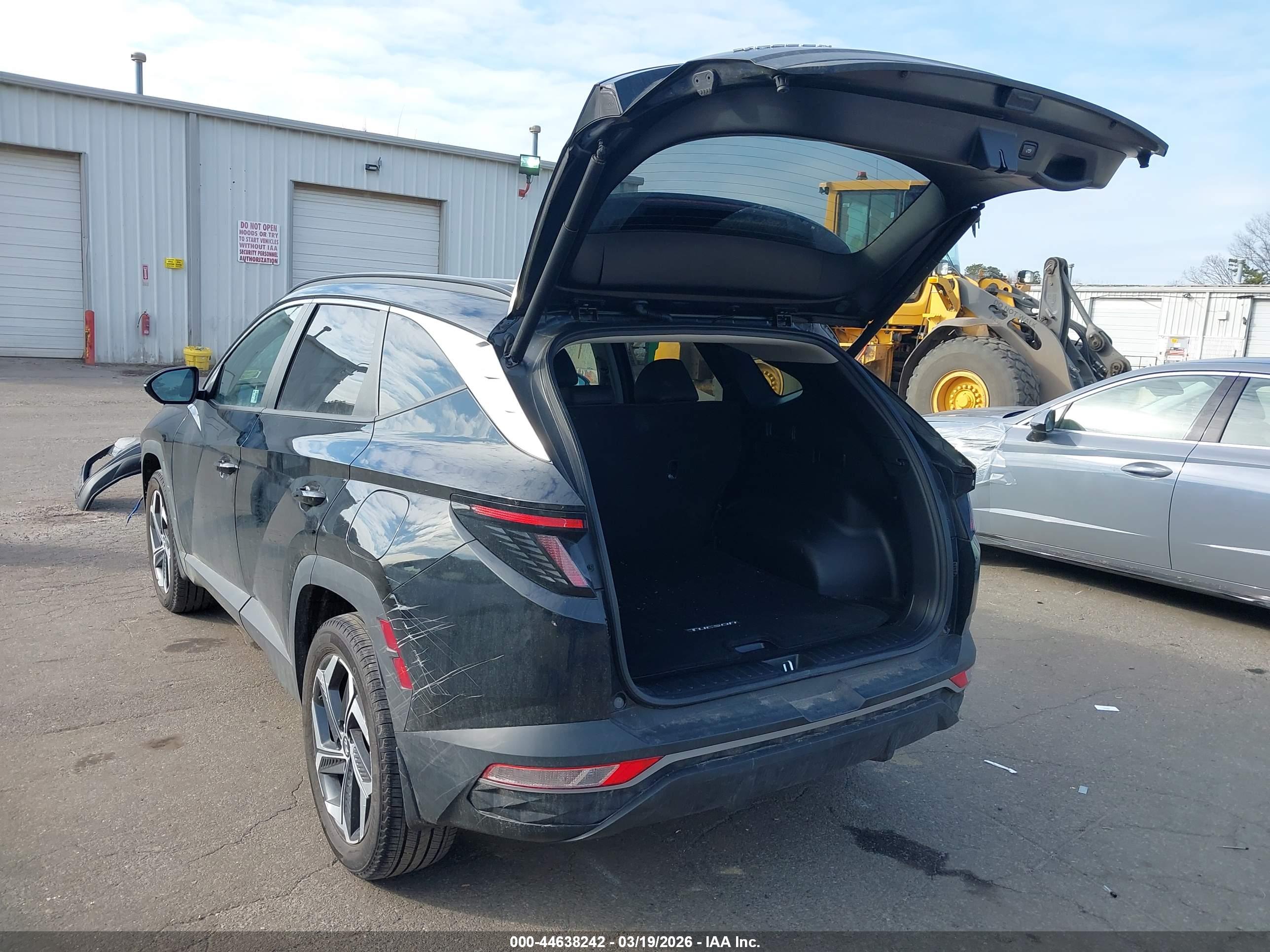 HYUNDAI TUCSON image 3