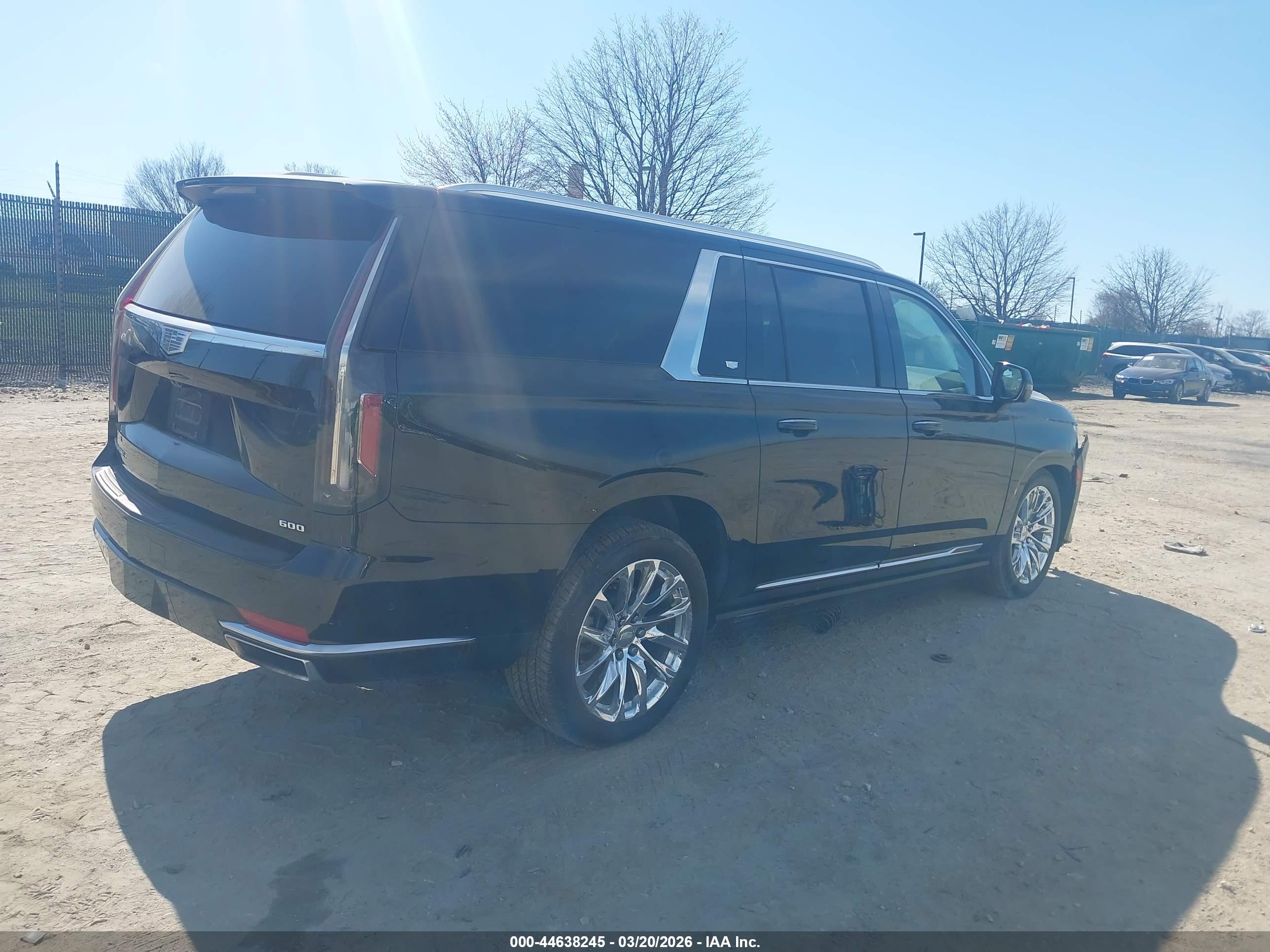 CADILLAC ESCALADE image 4