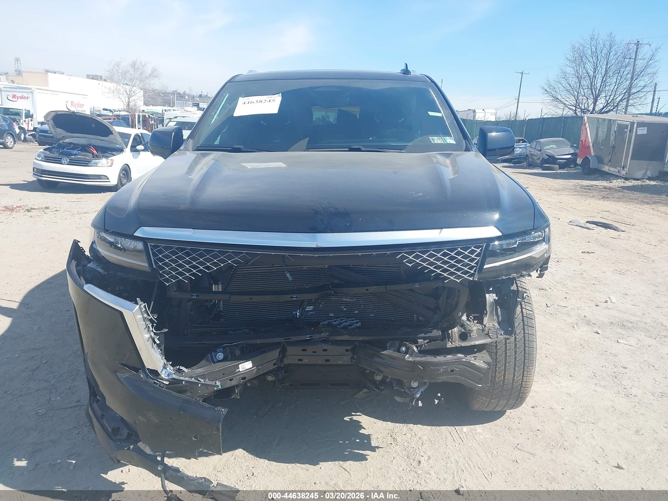 CADILLAC ESCALADE image 6