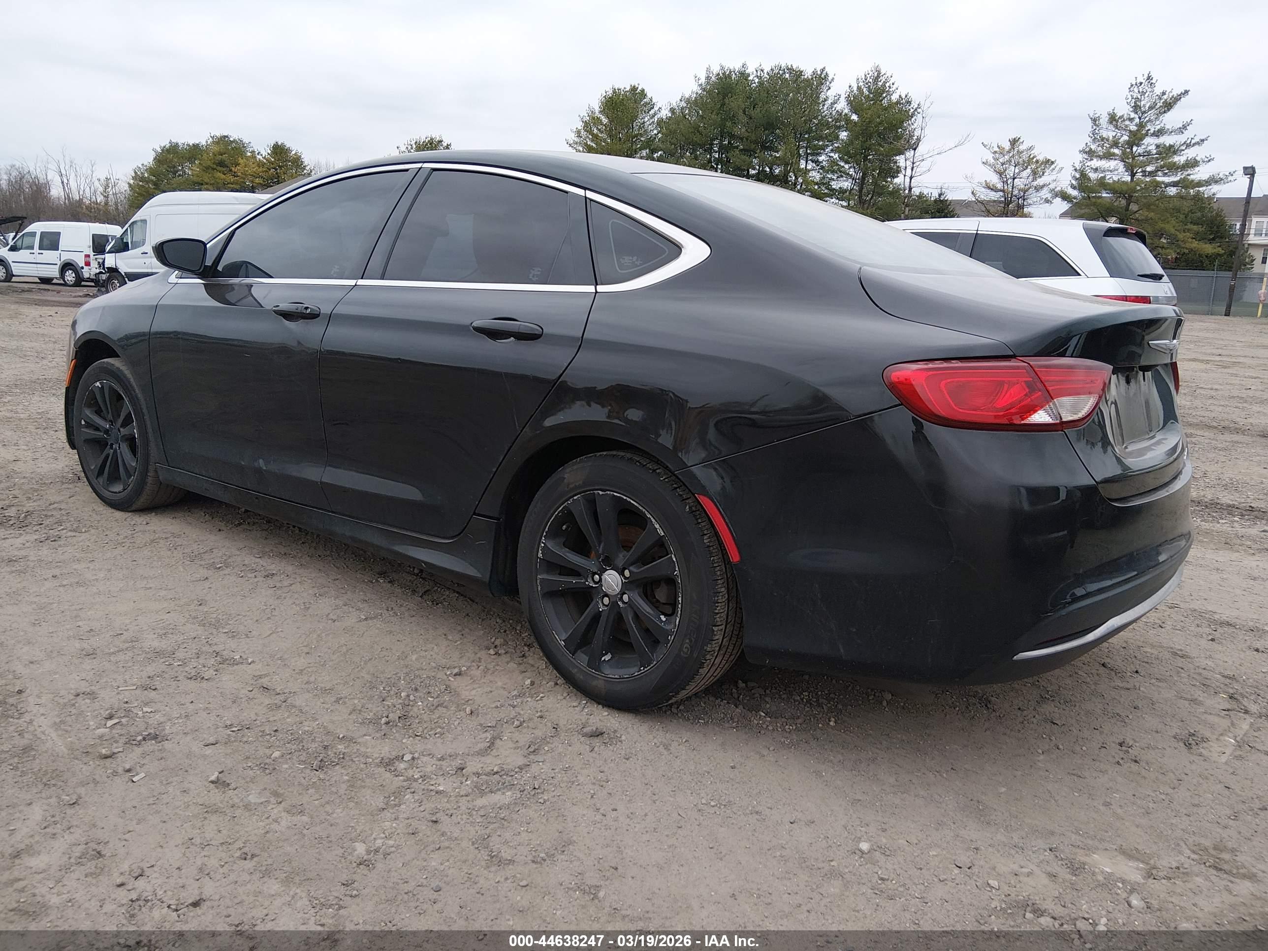 CHRYSLER 200 image 3