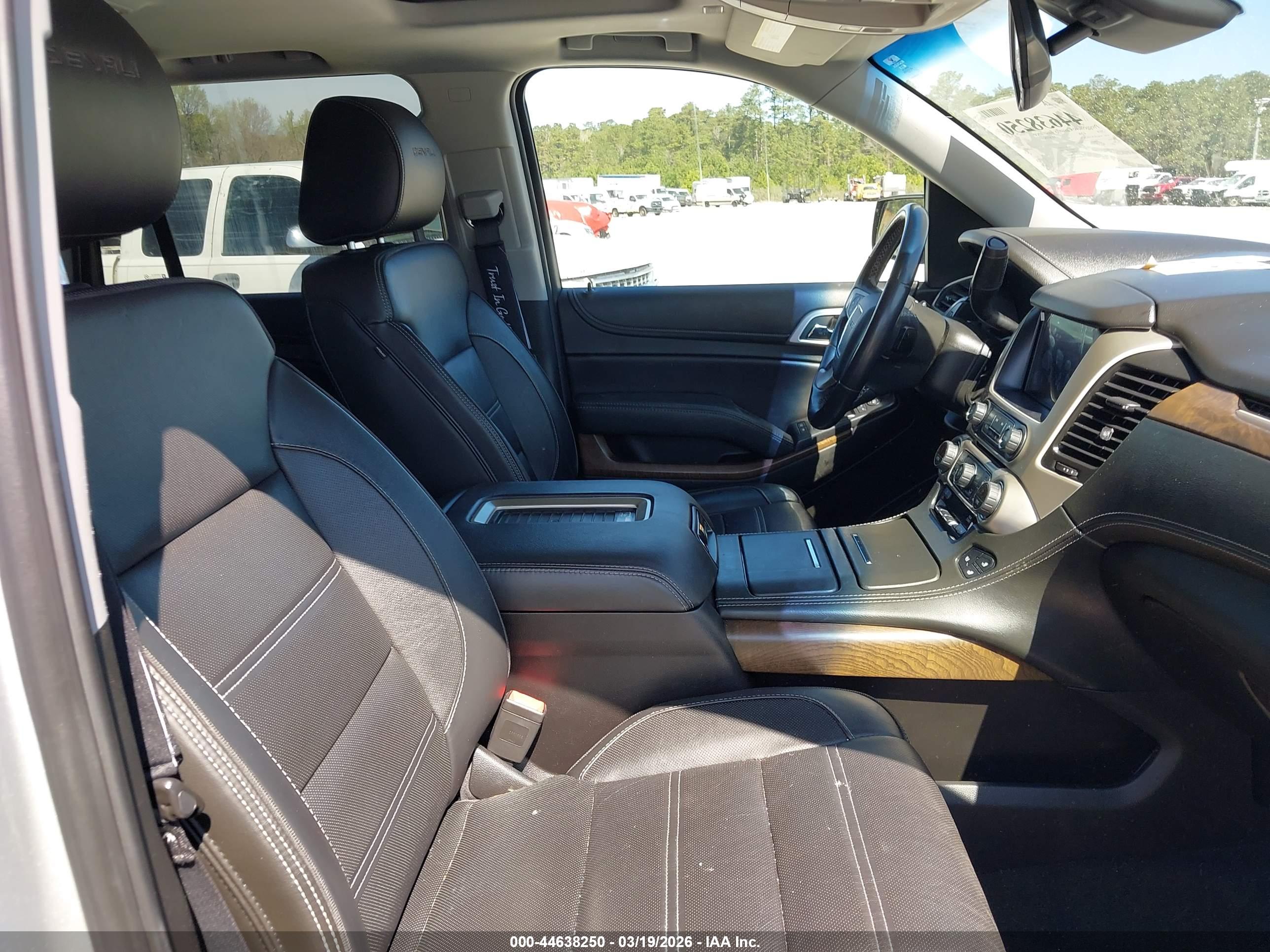 GMC YUKON image 5