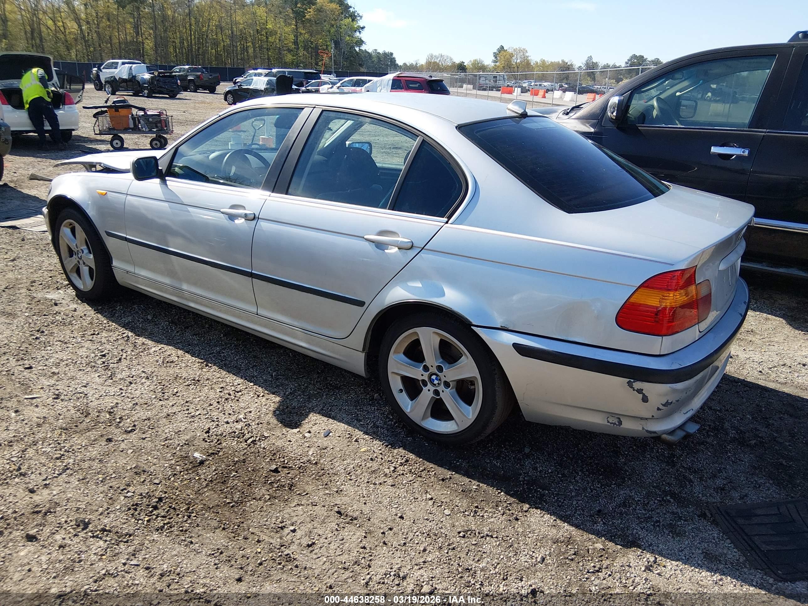 BMW 330I image 3