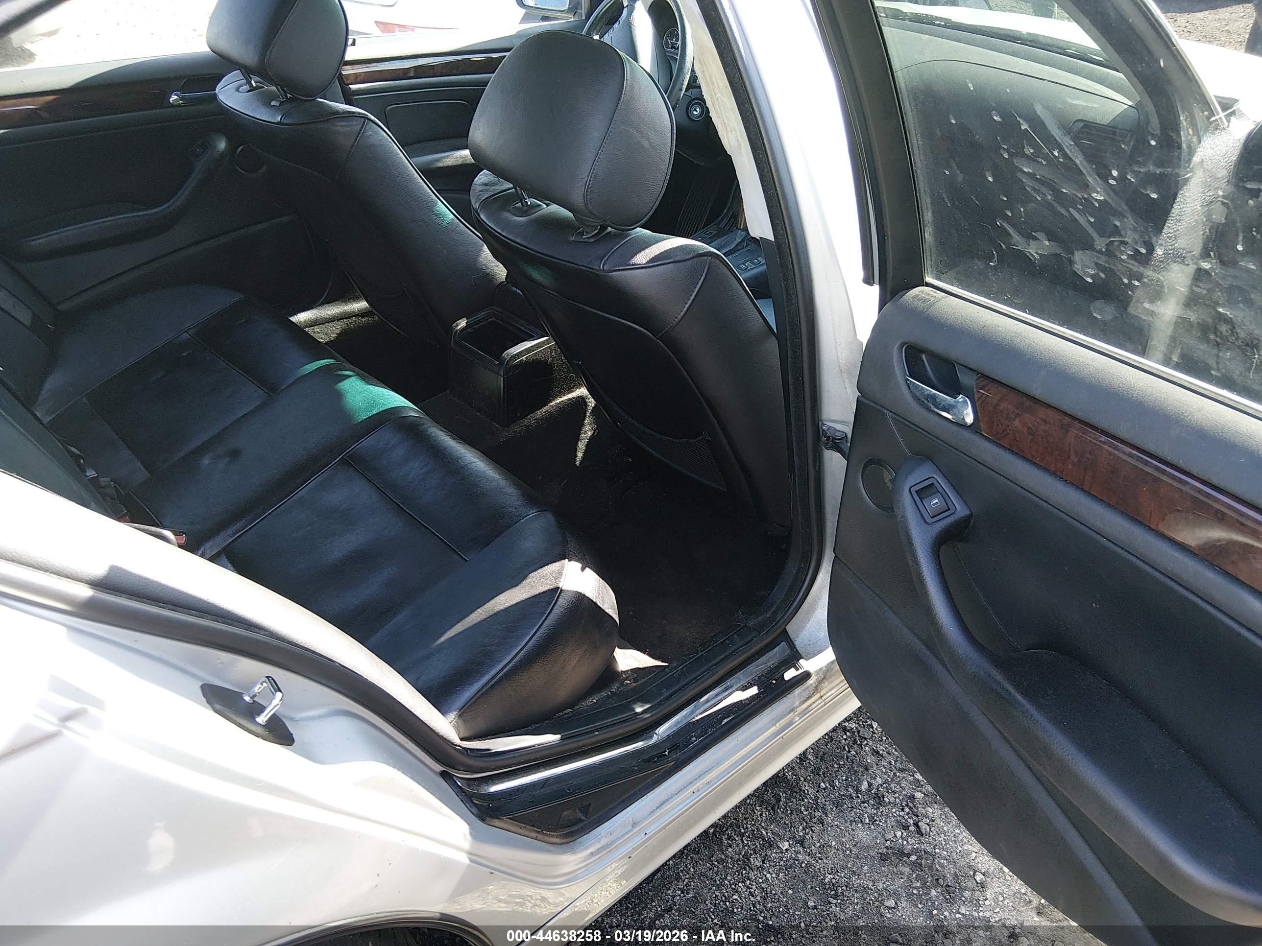 BMW 330I image 8