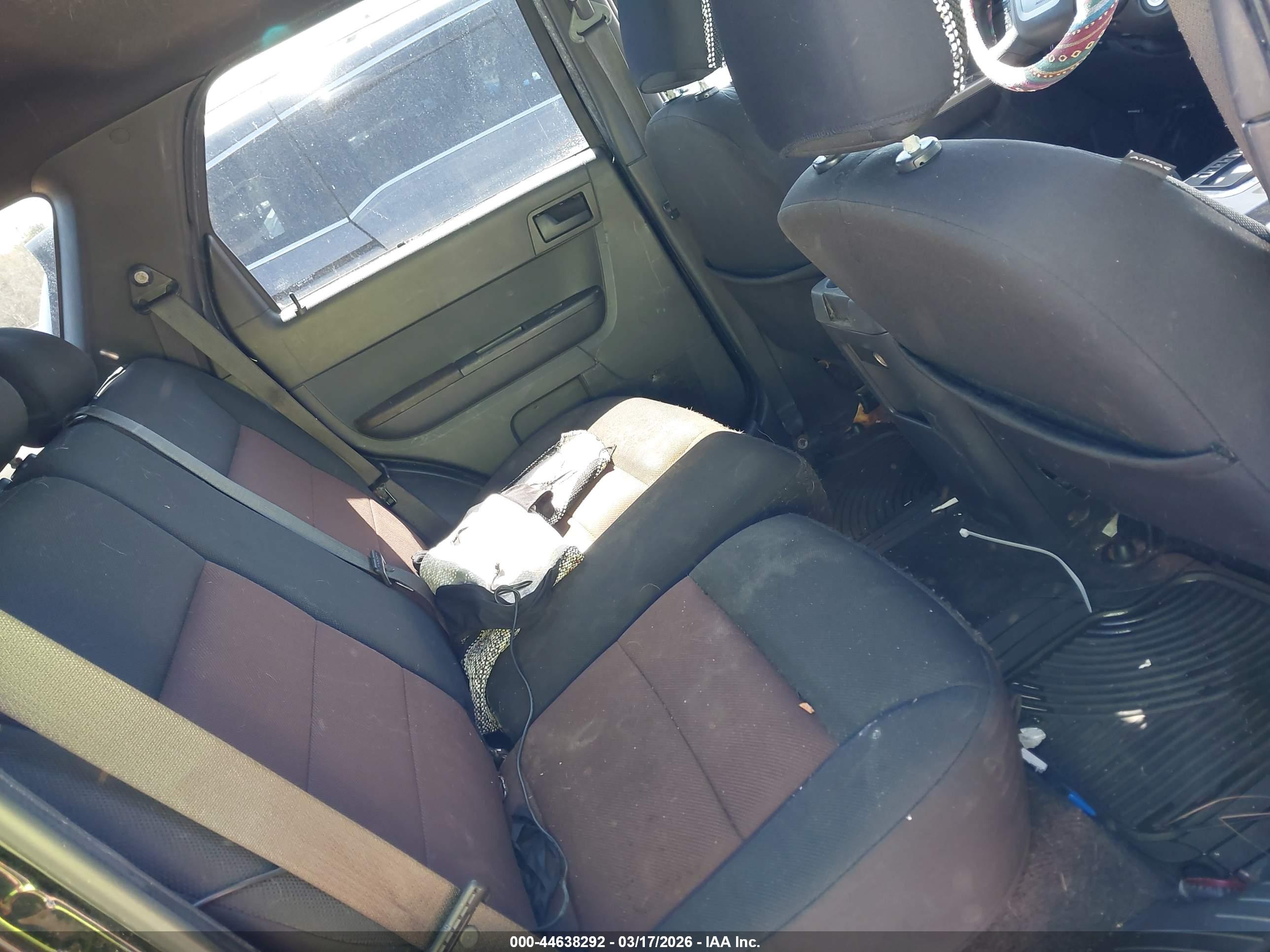FORD ESCAPE image 8