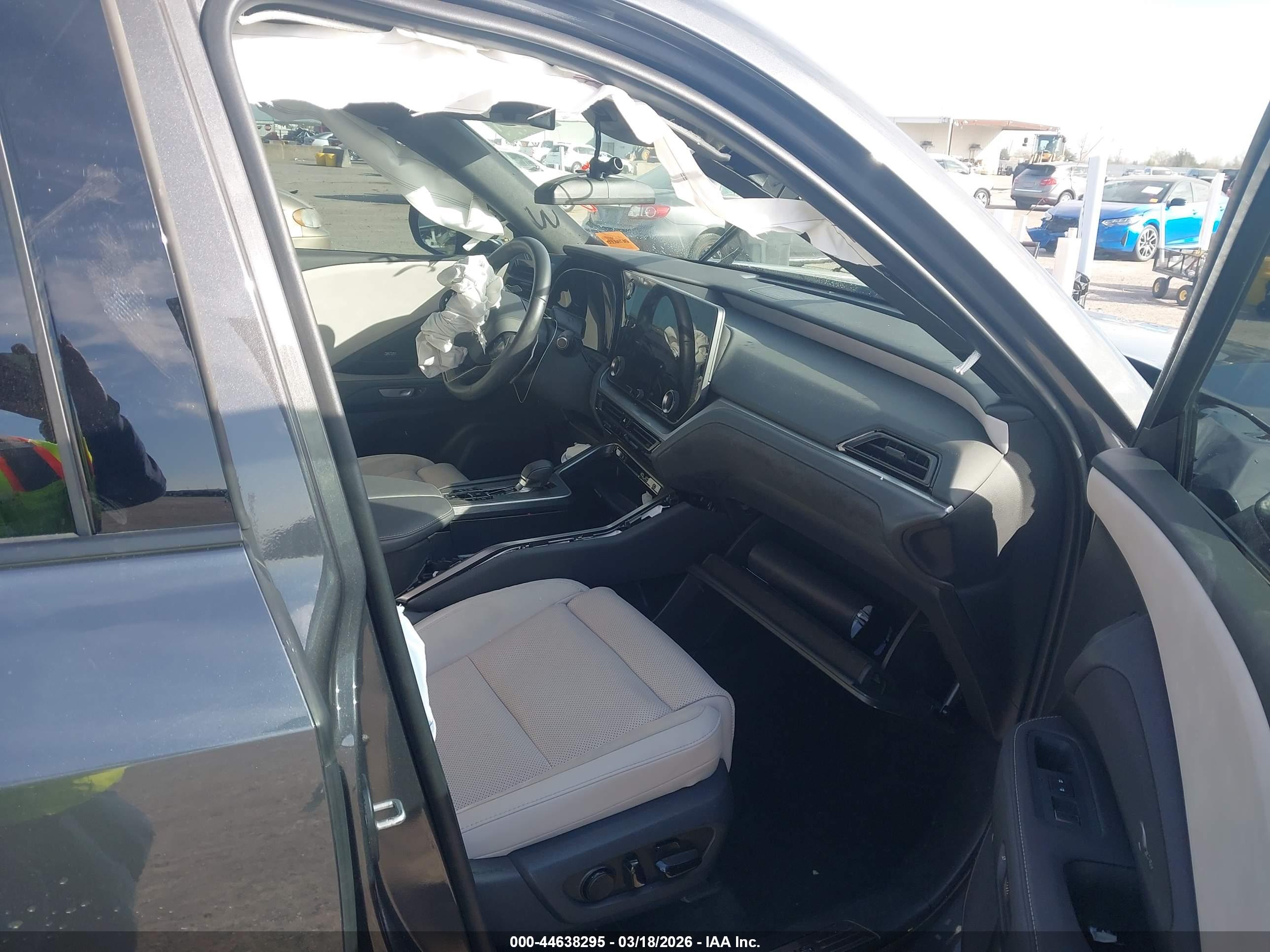 LEXUS TX image 5
