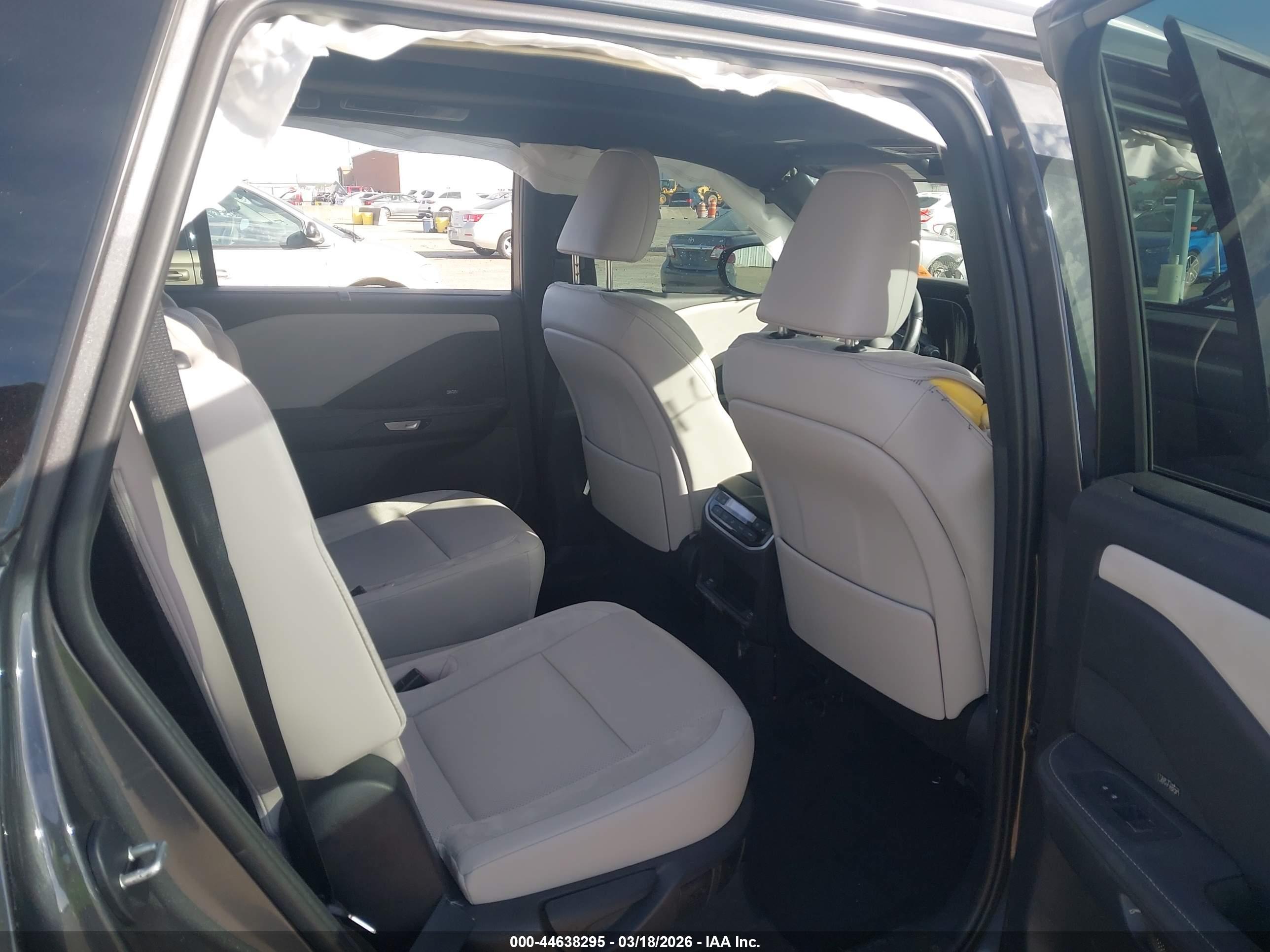 LEXUS TX image 8