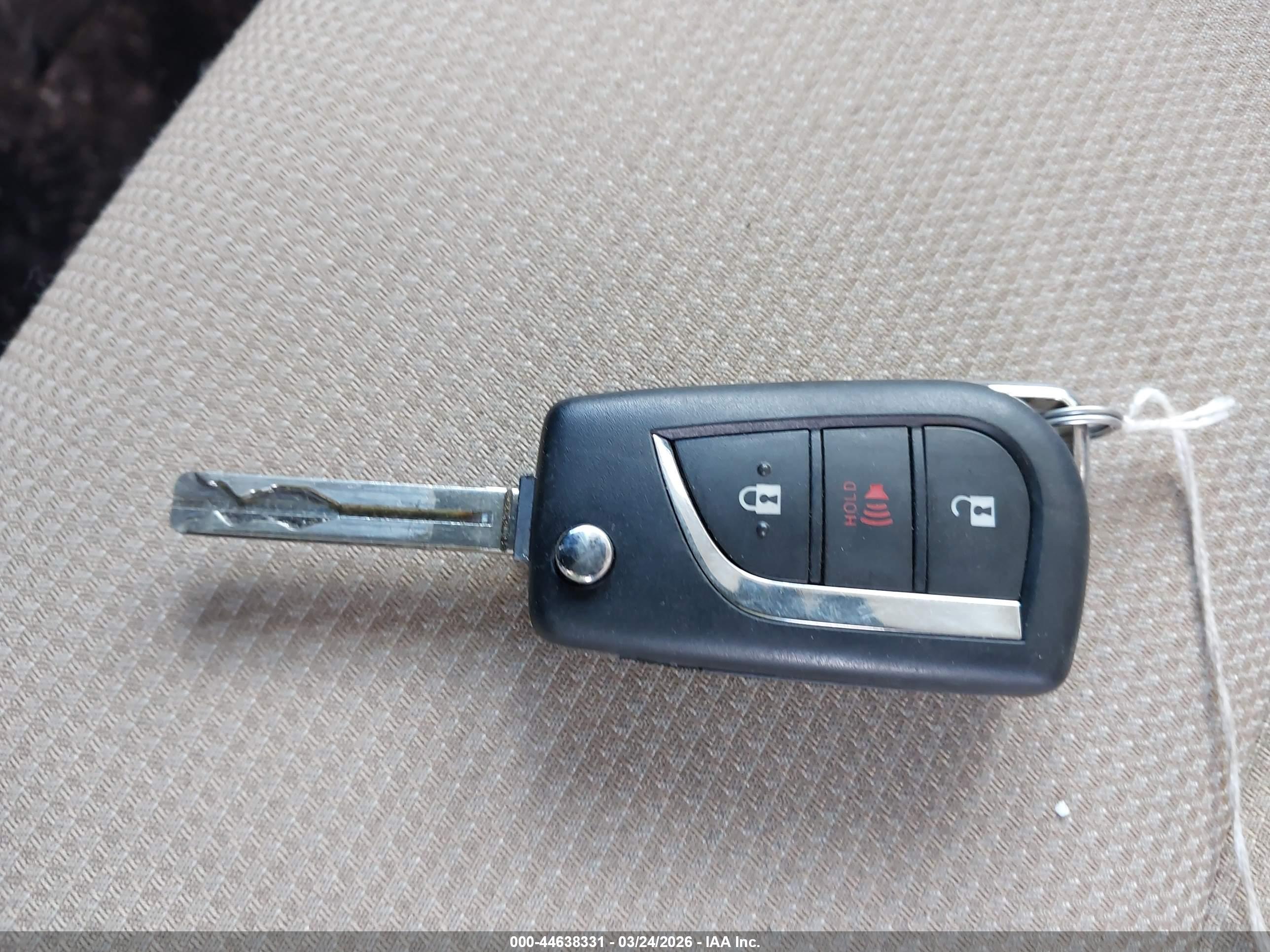 TOYOTA RAV4 image 11
