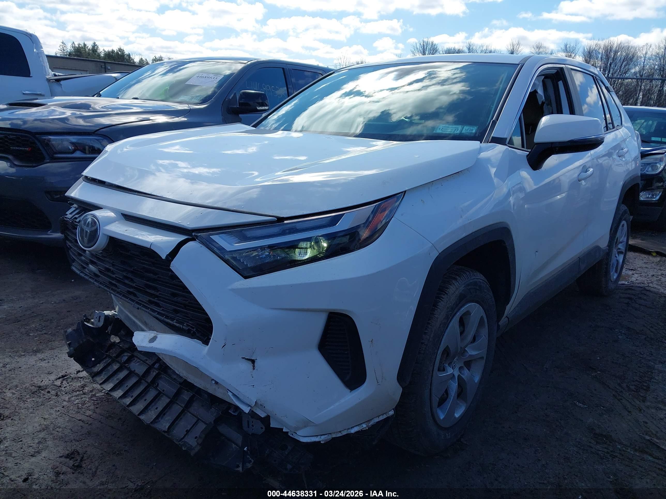TOYOTA RAV4 image 2