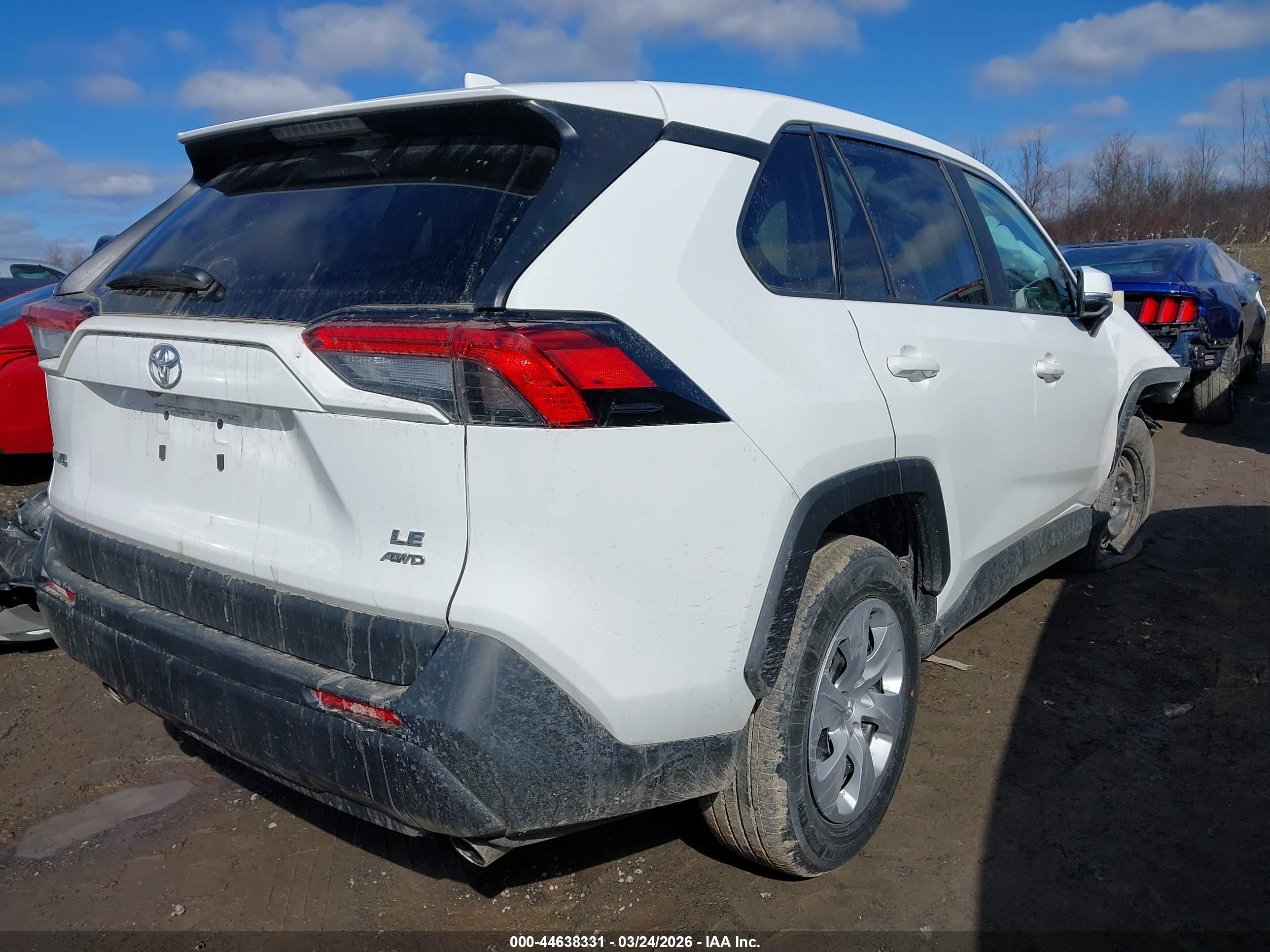 TOYOTA RAV4 image 4