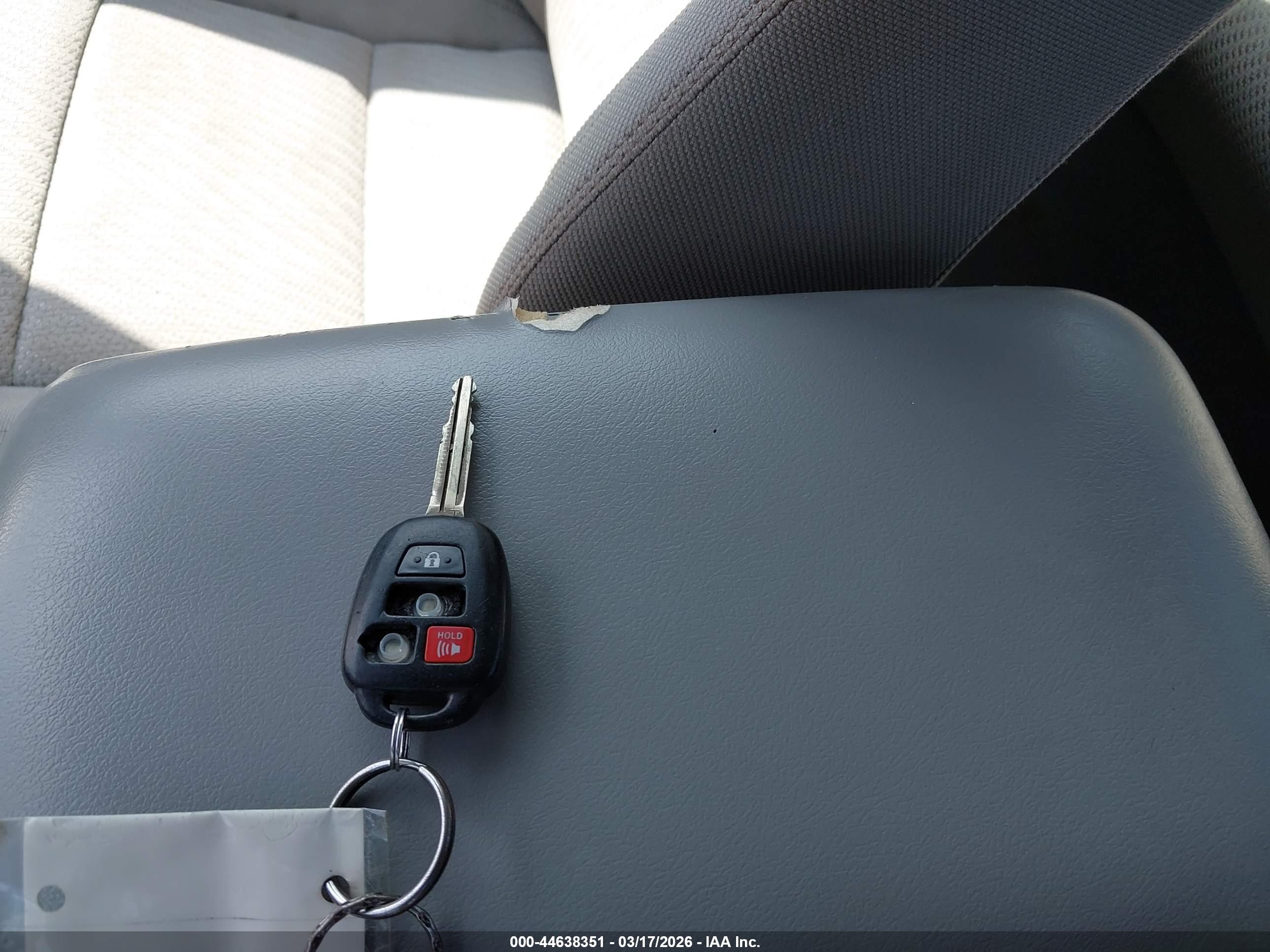 TOYOTA CAMRY image 11