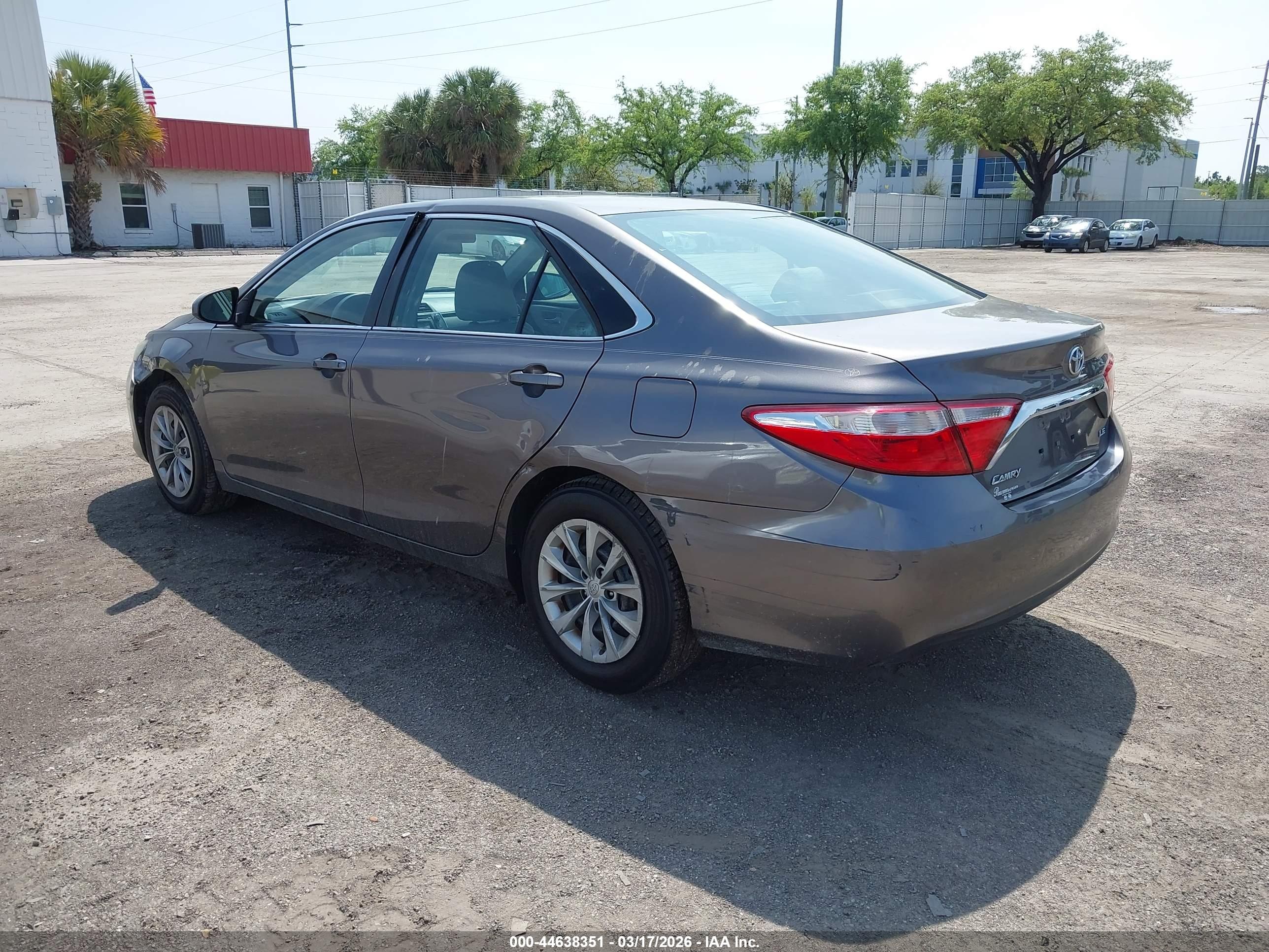 TOYOTA CAMRY image 3