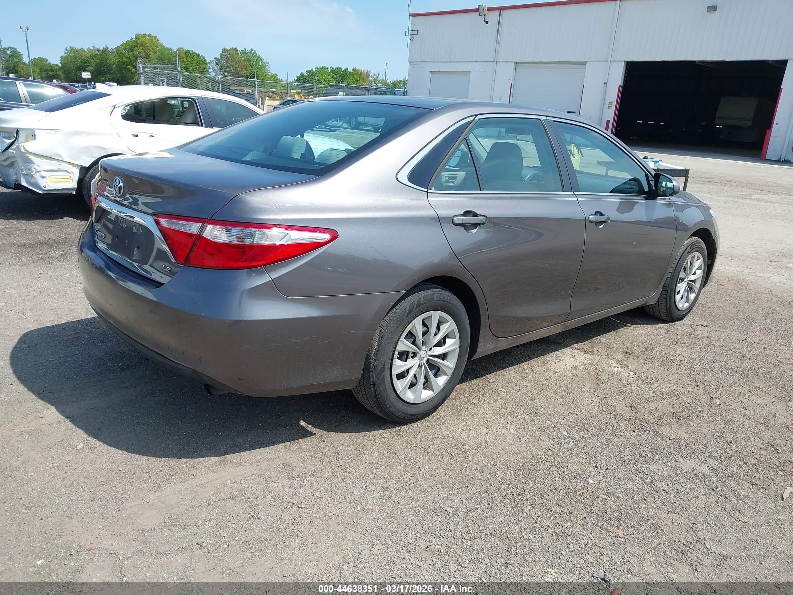 TOYOTA CAMRY image 4