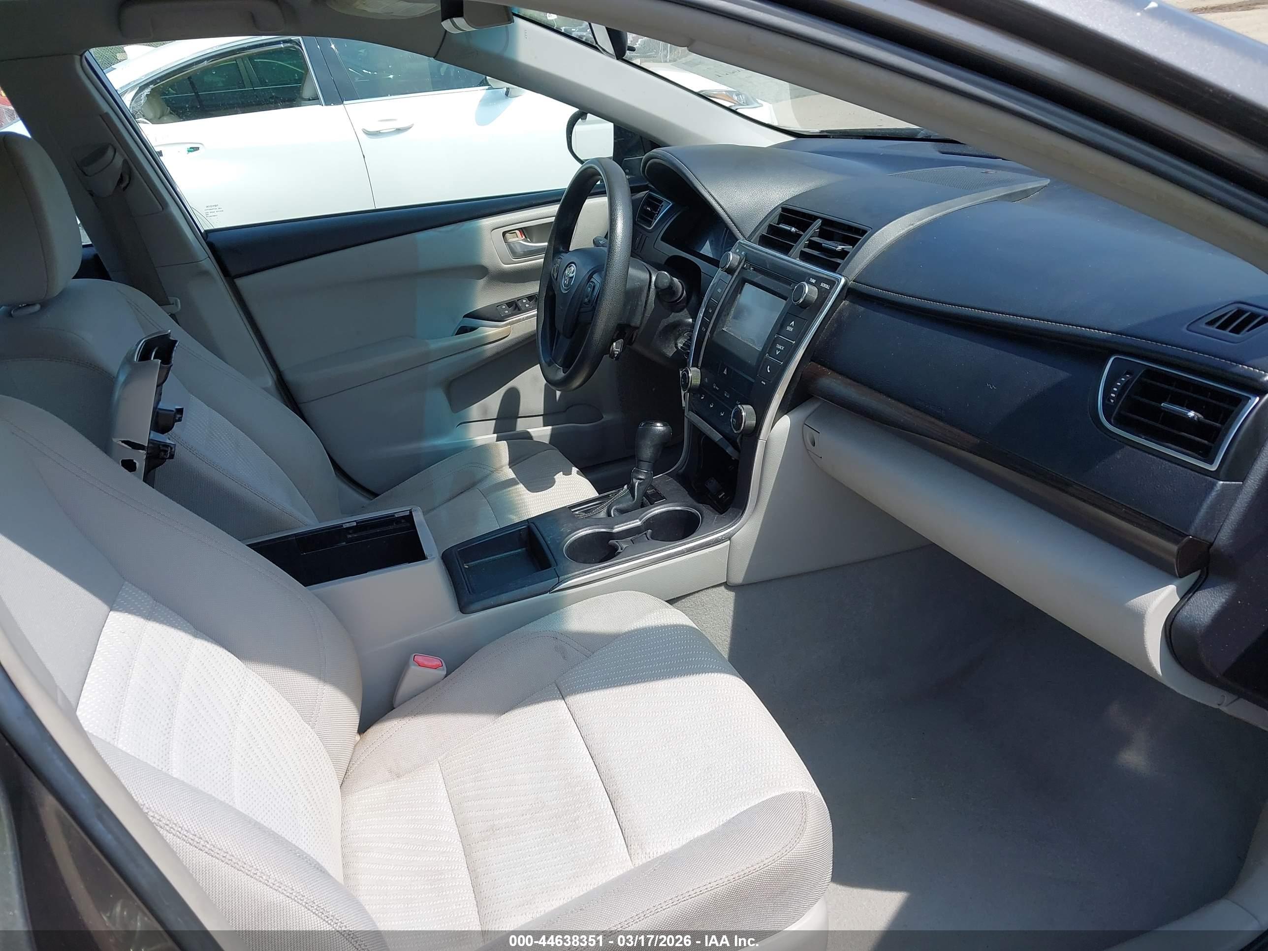TOYOTA CAMRY image 5