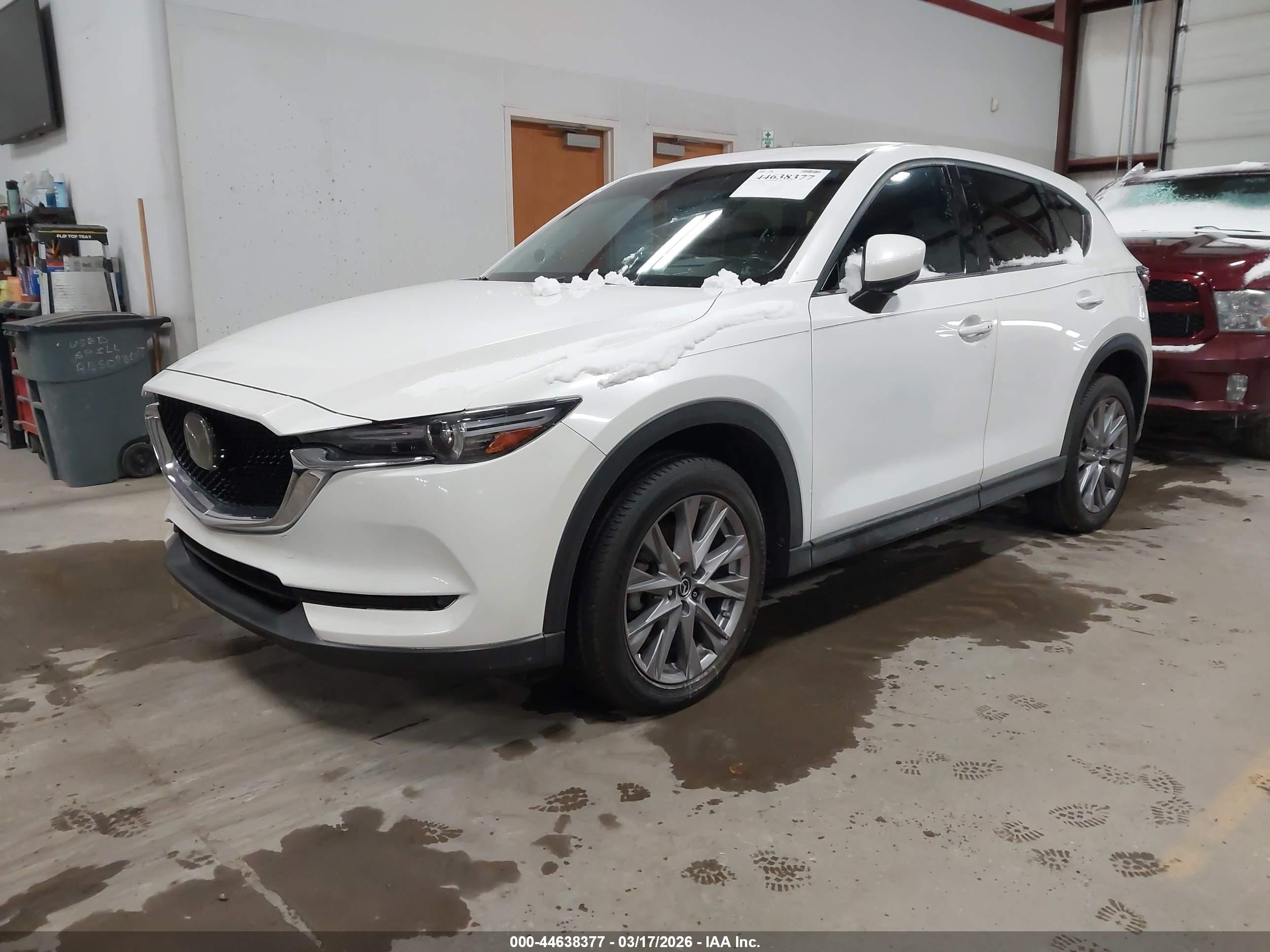 MAZDA CX-5 image 2