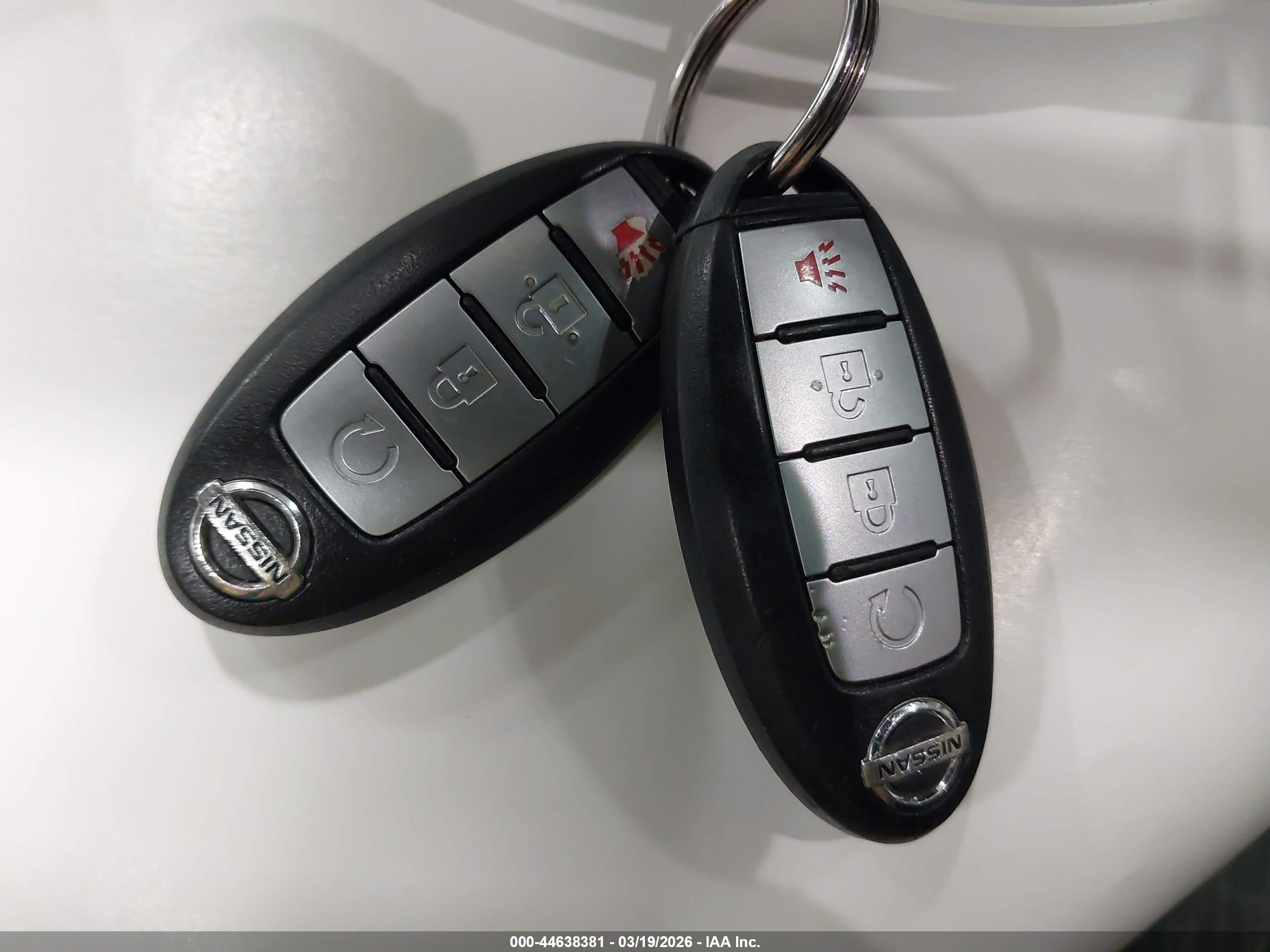 NISSAN ROGUE image 11