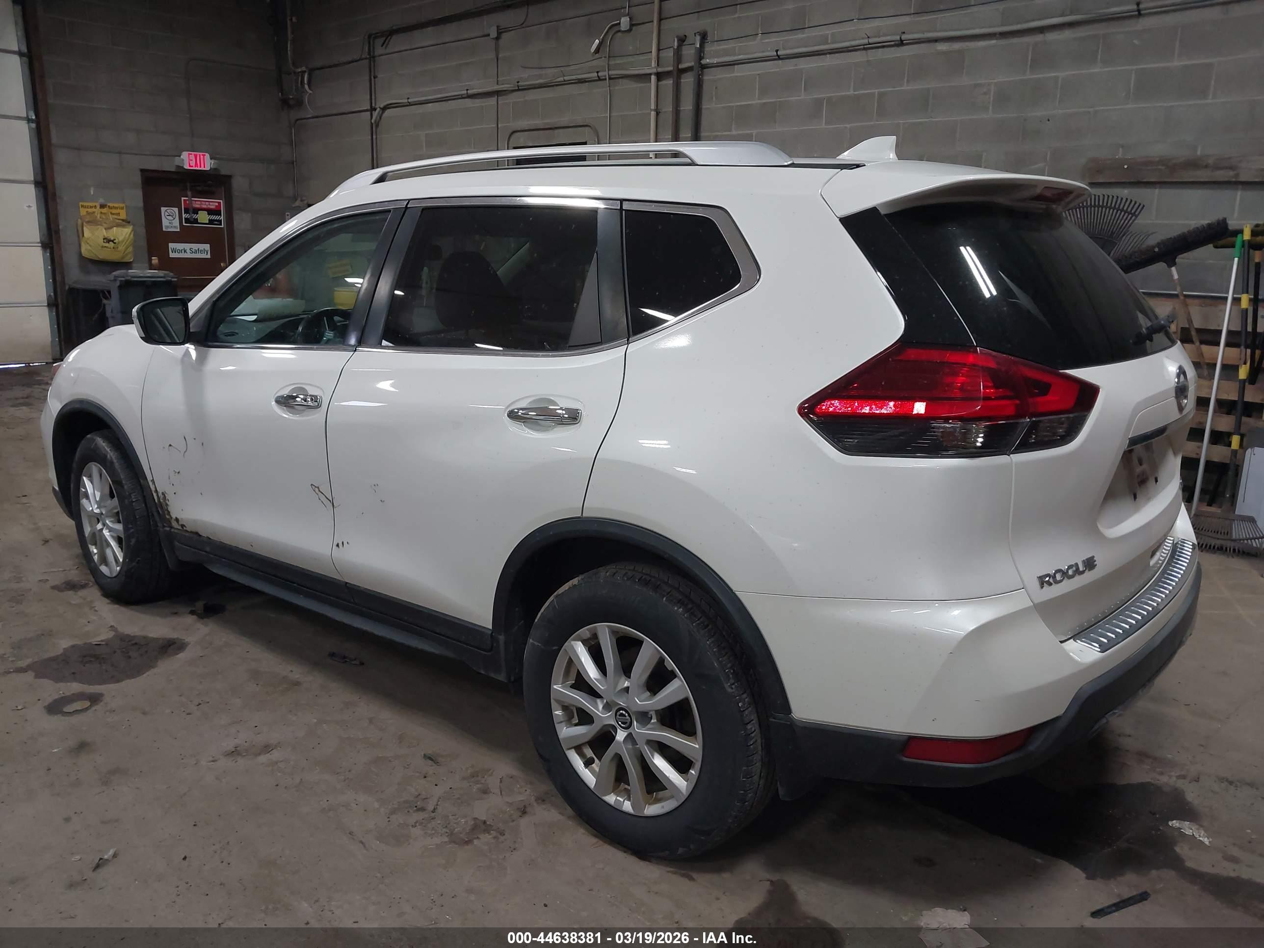 NISSAN ROGUE image 3