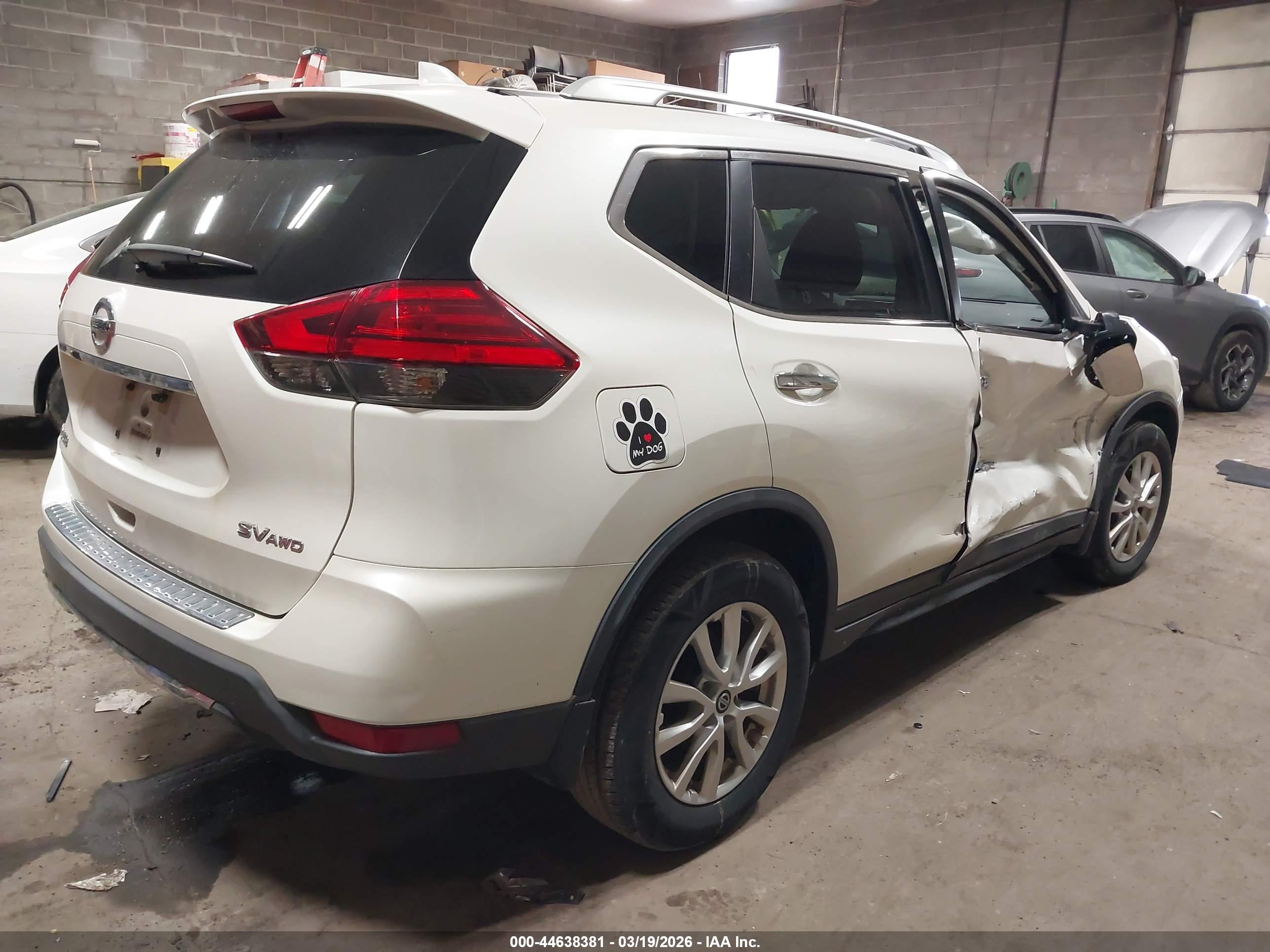NISSAN ROGUE image 4