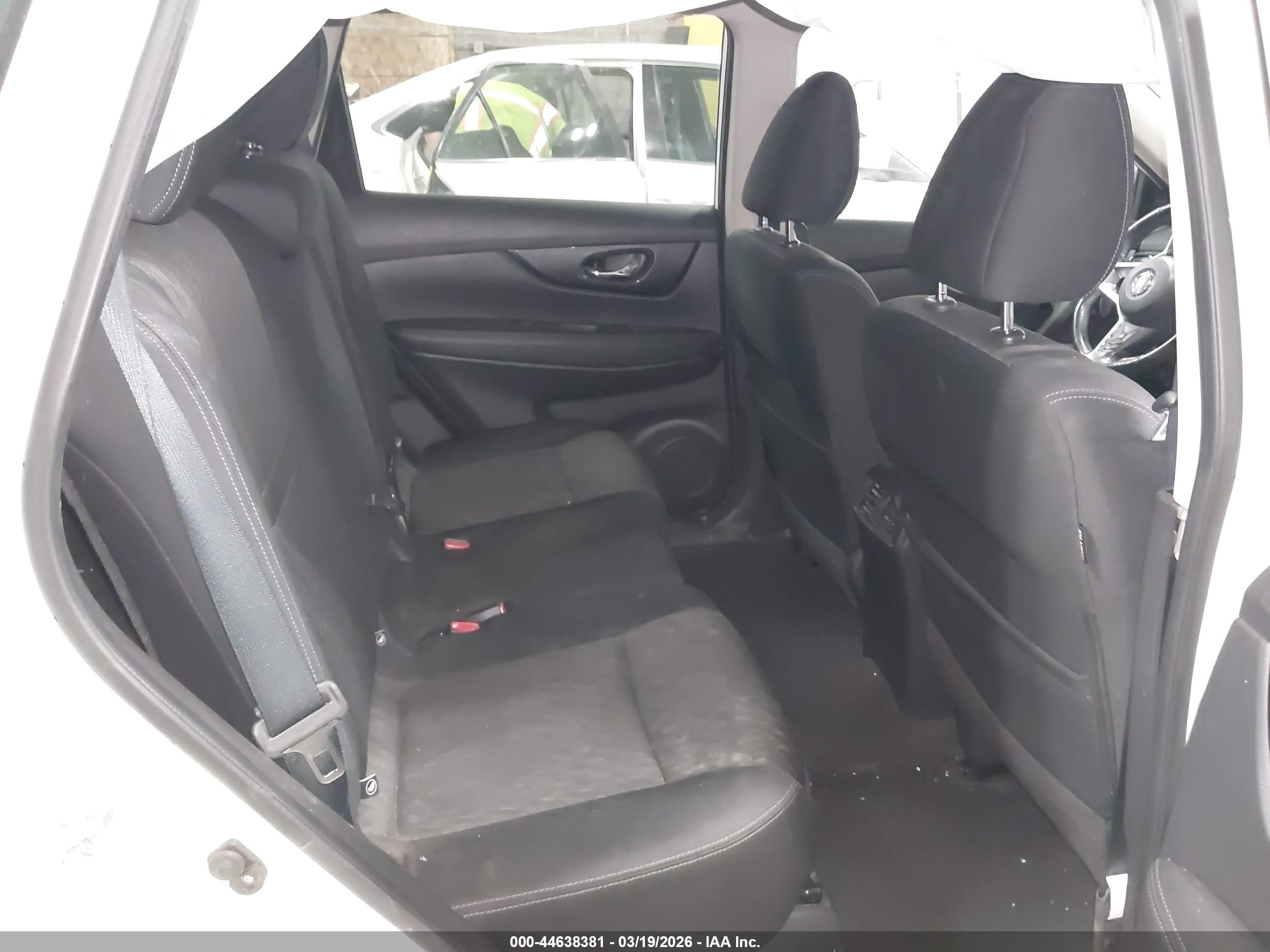 NISSAN ROGUE image 8